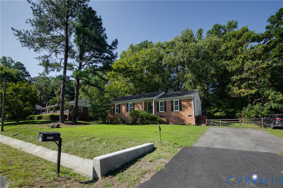 2016 Cedarhurst Dr