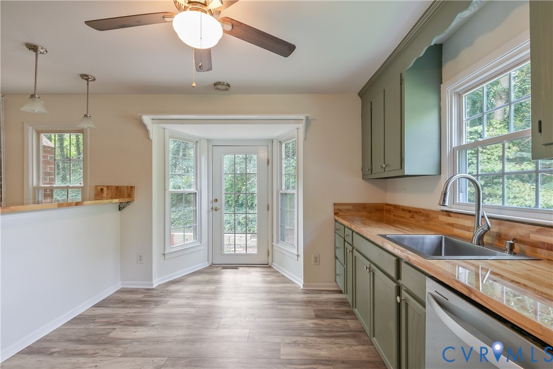 2016 Cedarhurst Dr