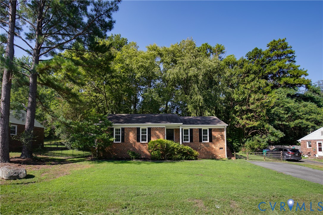 2016 Cedarhurst Dr