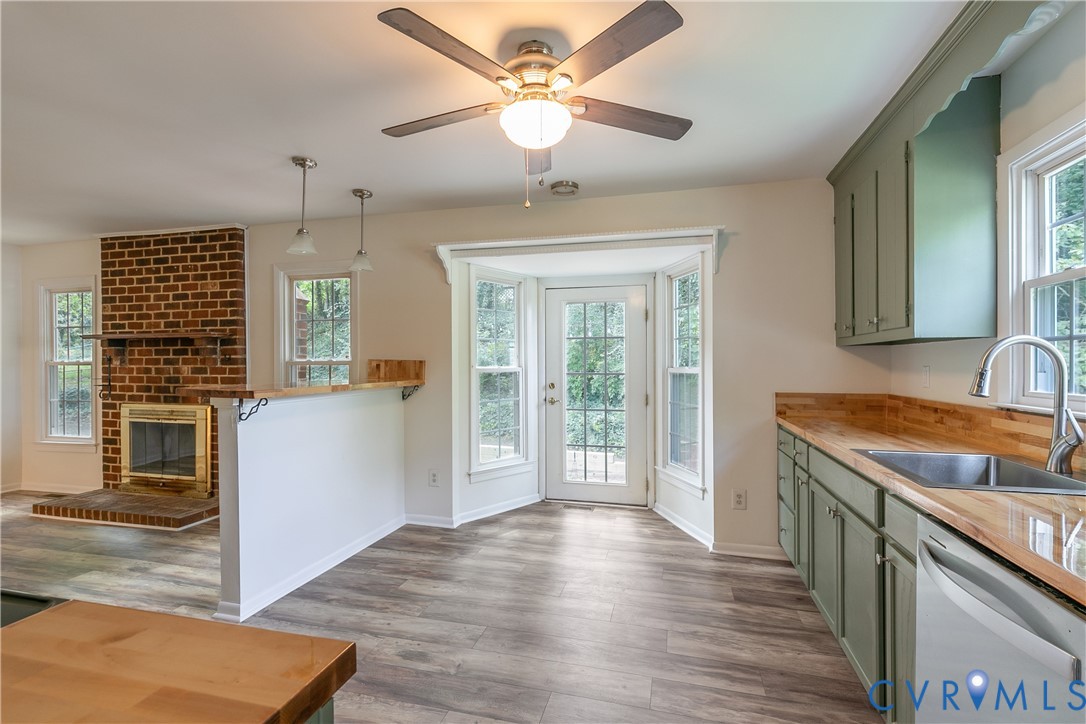 2016 Cedarhurst Dr