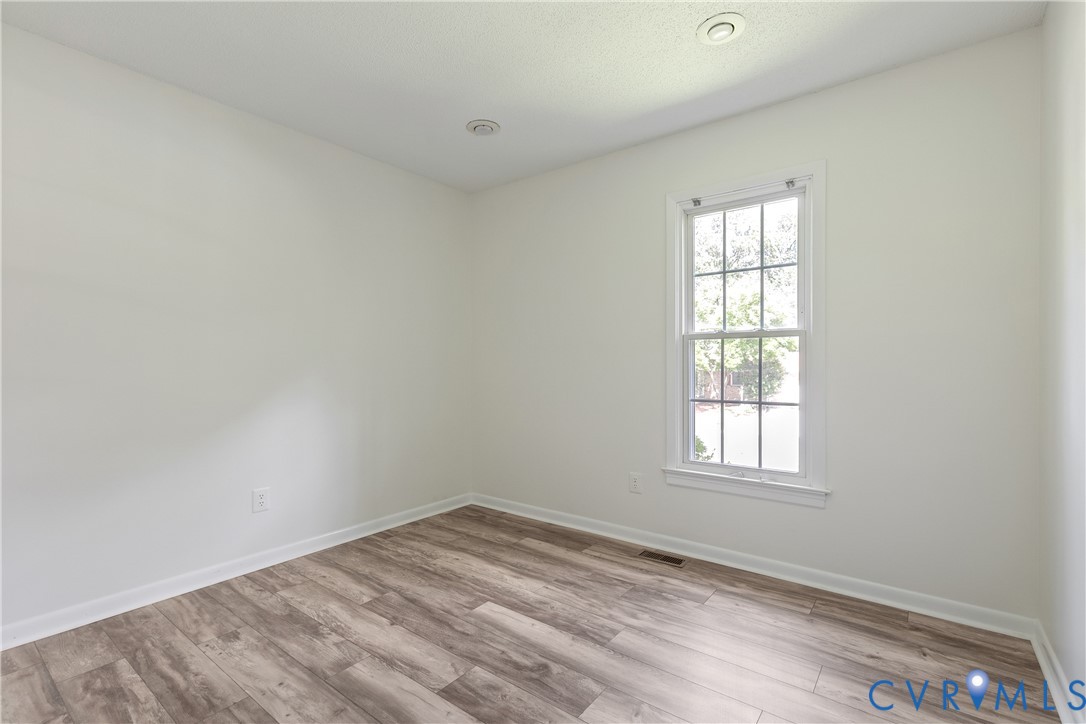 2016 Cedarhurst Dr