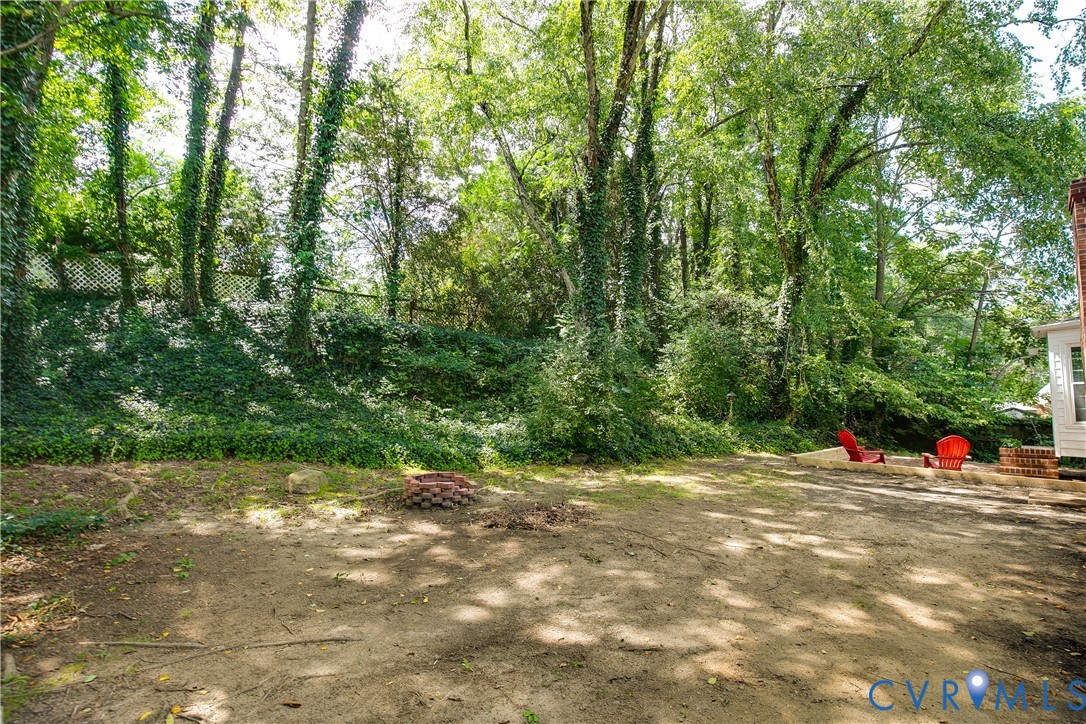 2016 Cedarhurst Dr
