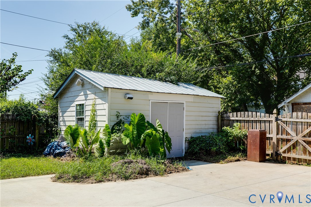 2908 Edgewood Ave