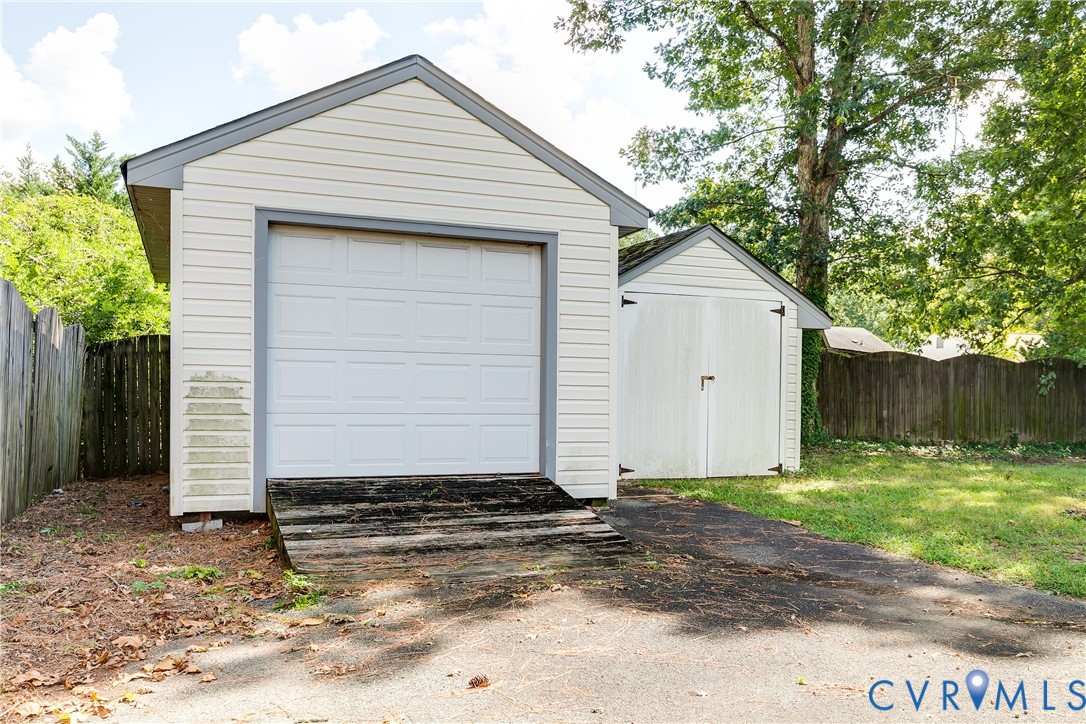 1531 Robindale Rd