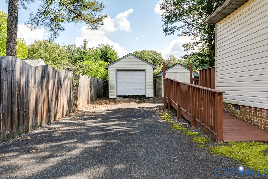 1531 Robindale Rd