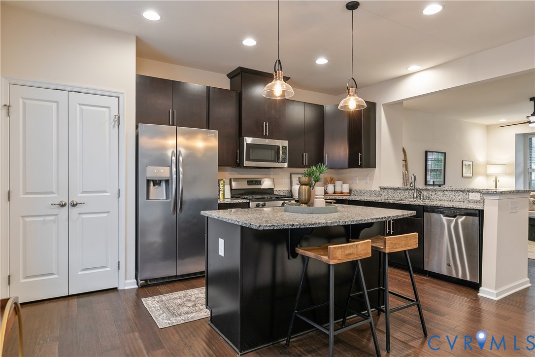 5524 Riverside Heights Way