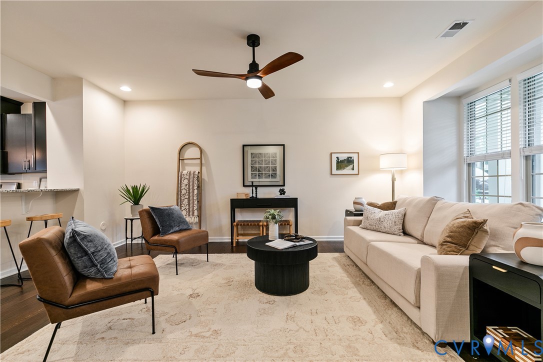 5524 Riverside Heights Way