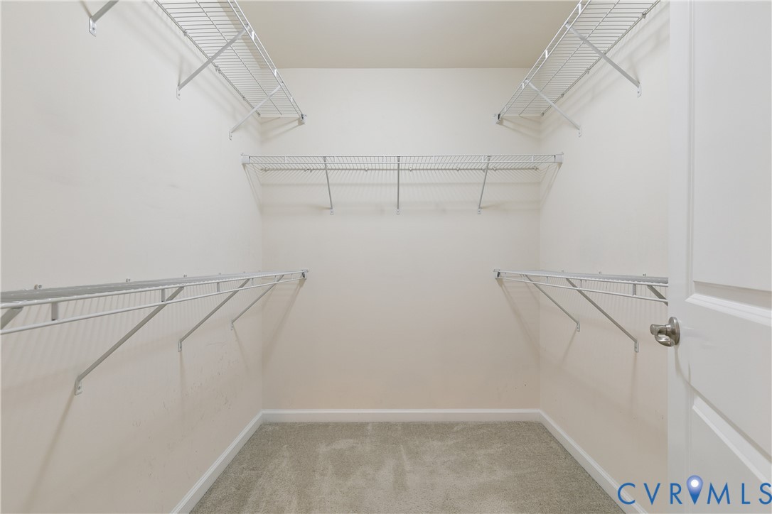 5524 Riverside Heights Way