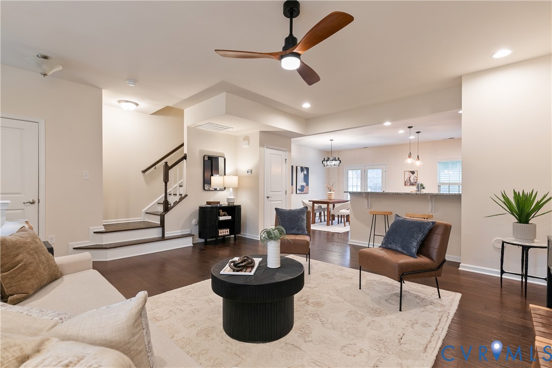5524 Riverside Heights Way