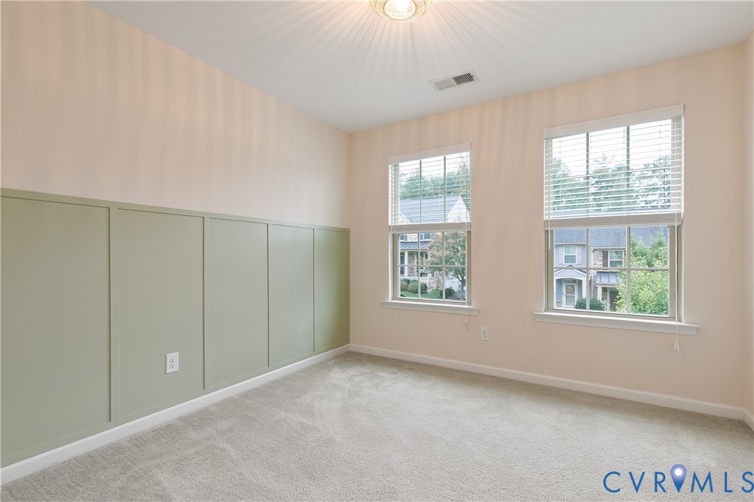 5524 Riverside Heights Way