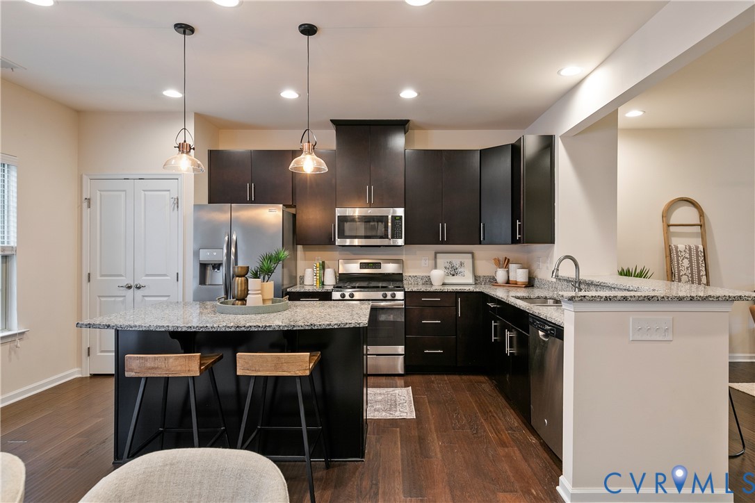 5524 Riverside Heights Way