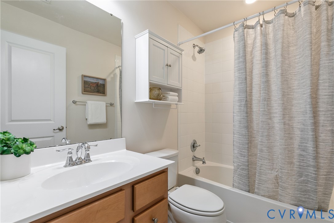 5524 Riverside Heights Way