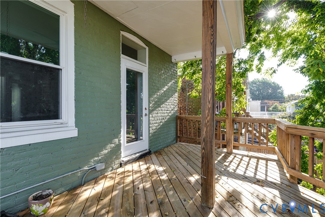 2525 Floyd Ave
