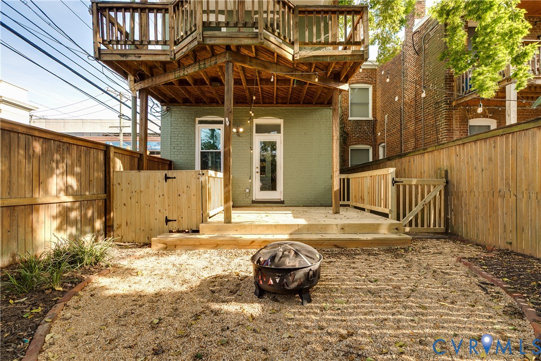 2525 Floyd Ave
