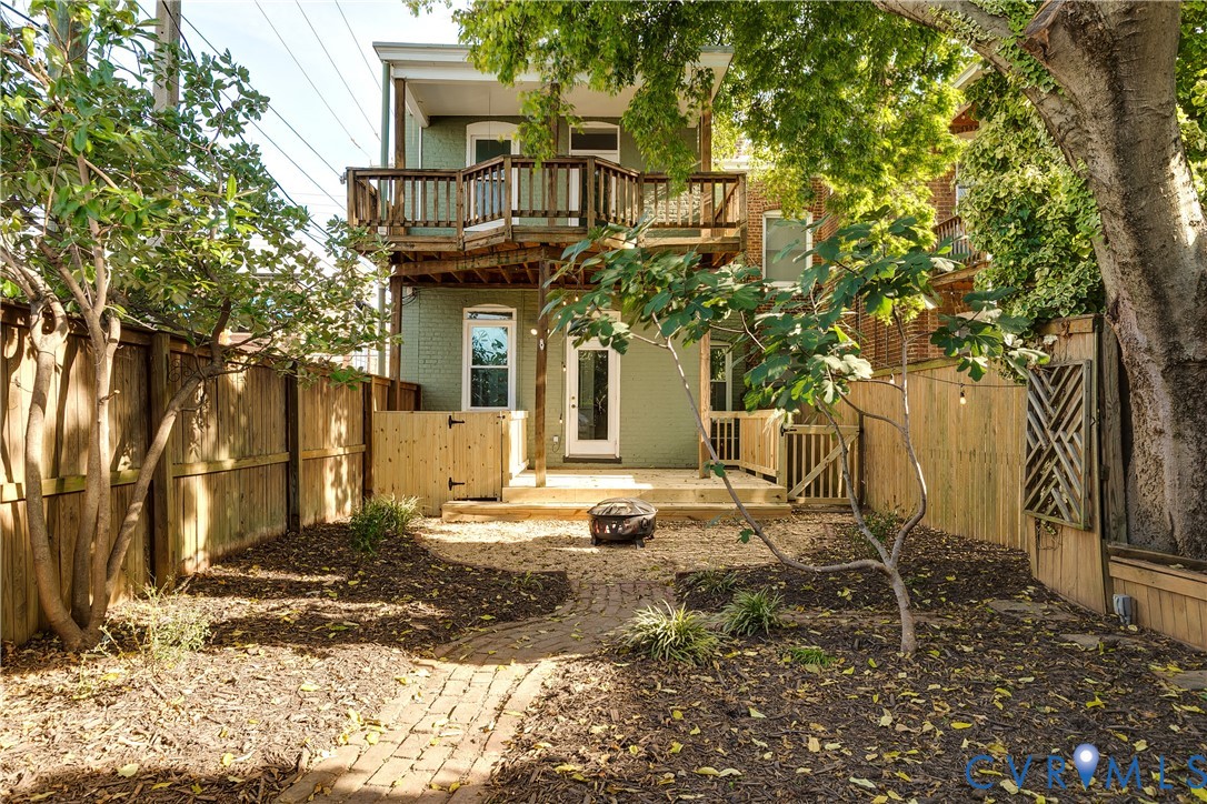 2525 Floyd Ave