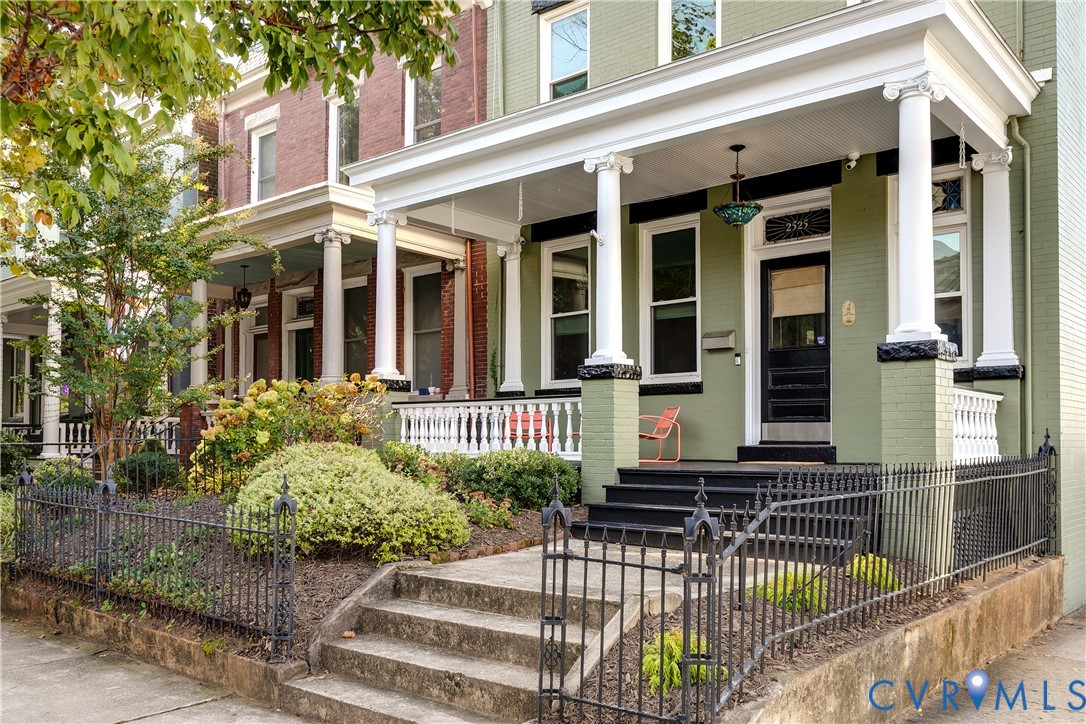 2525 Floyd Ave