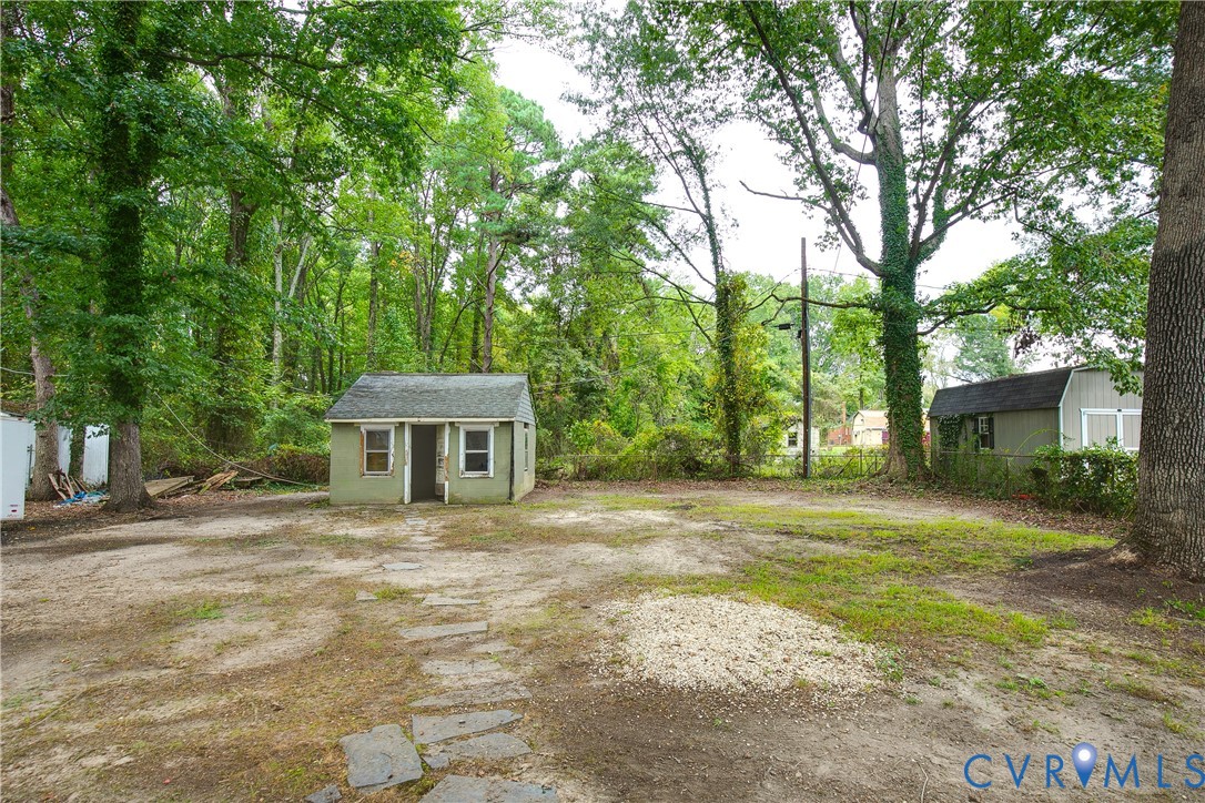1702 Brentwood Rd