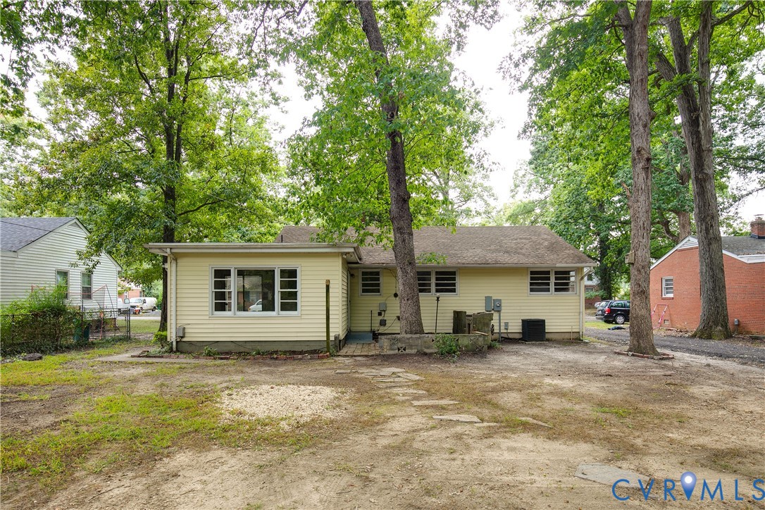 1702 Brentwood Rd