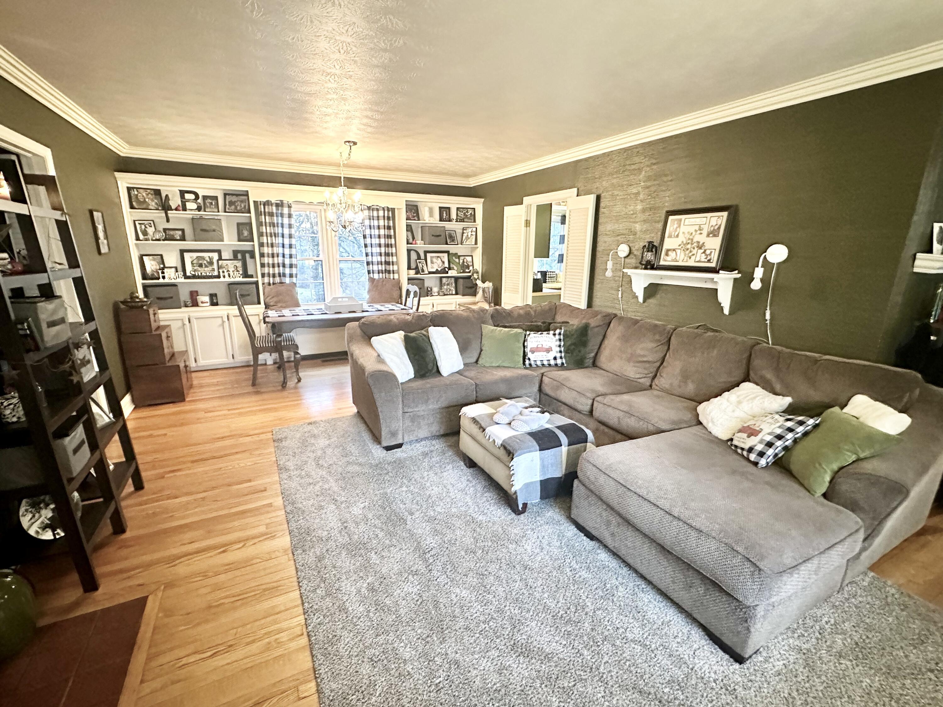 114 Janlyn Avenue