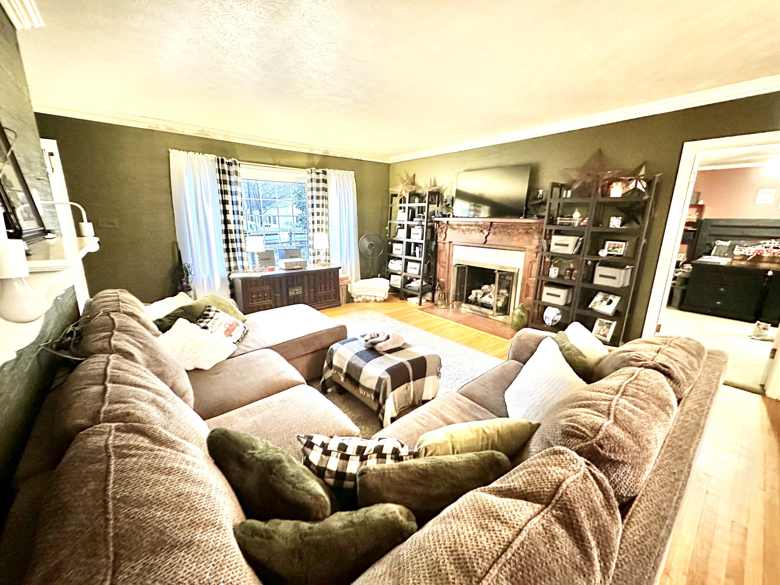 114 Janlyn Avenue
