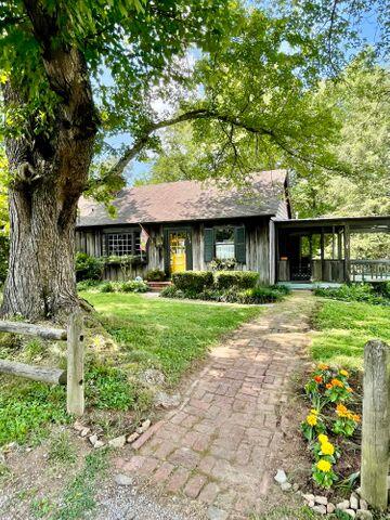 114 Janlyn Avenue