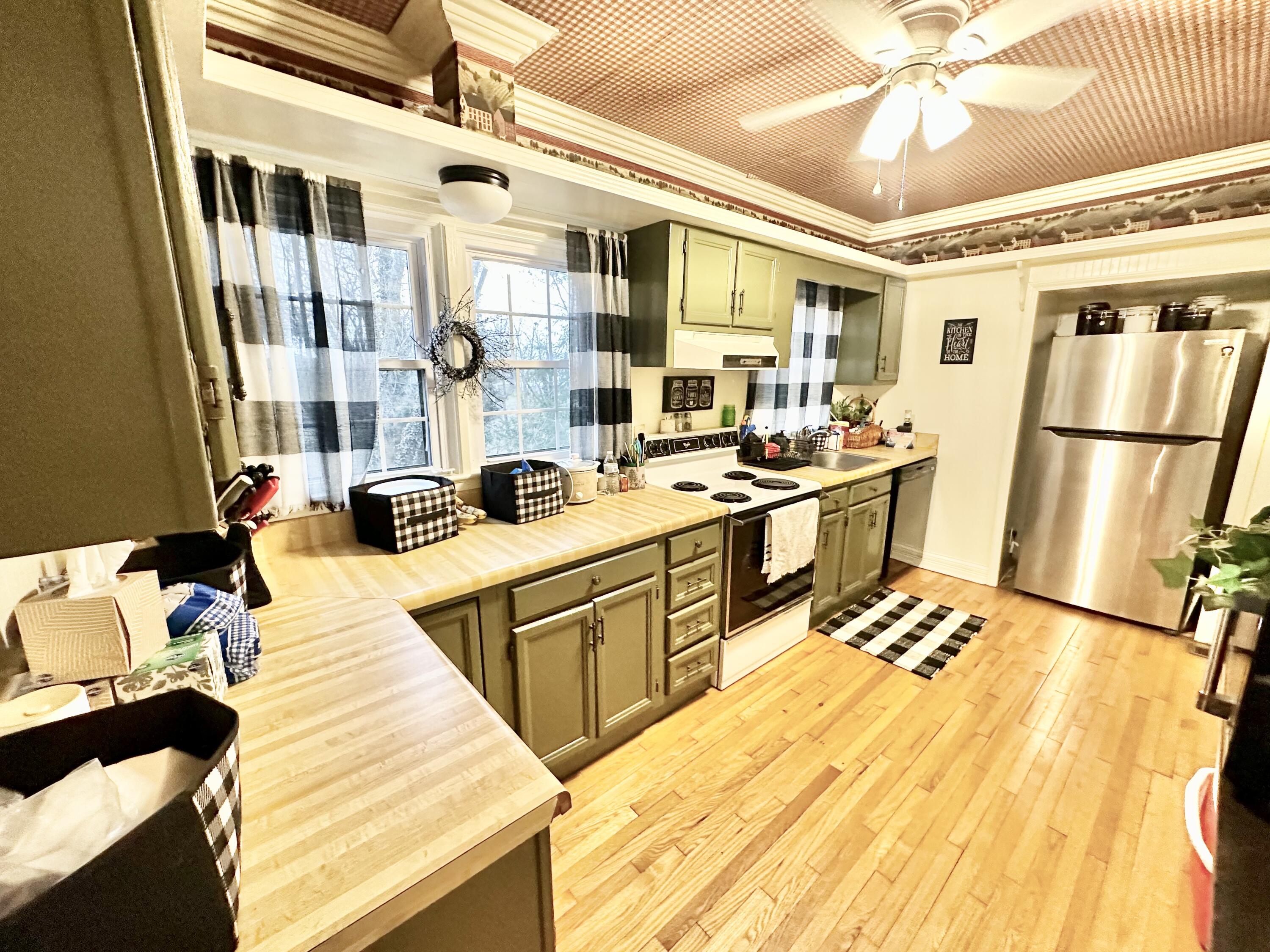 114 Janlyn Avenue