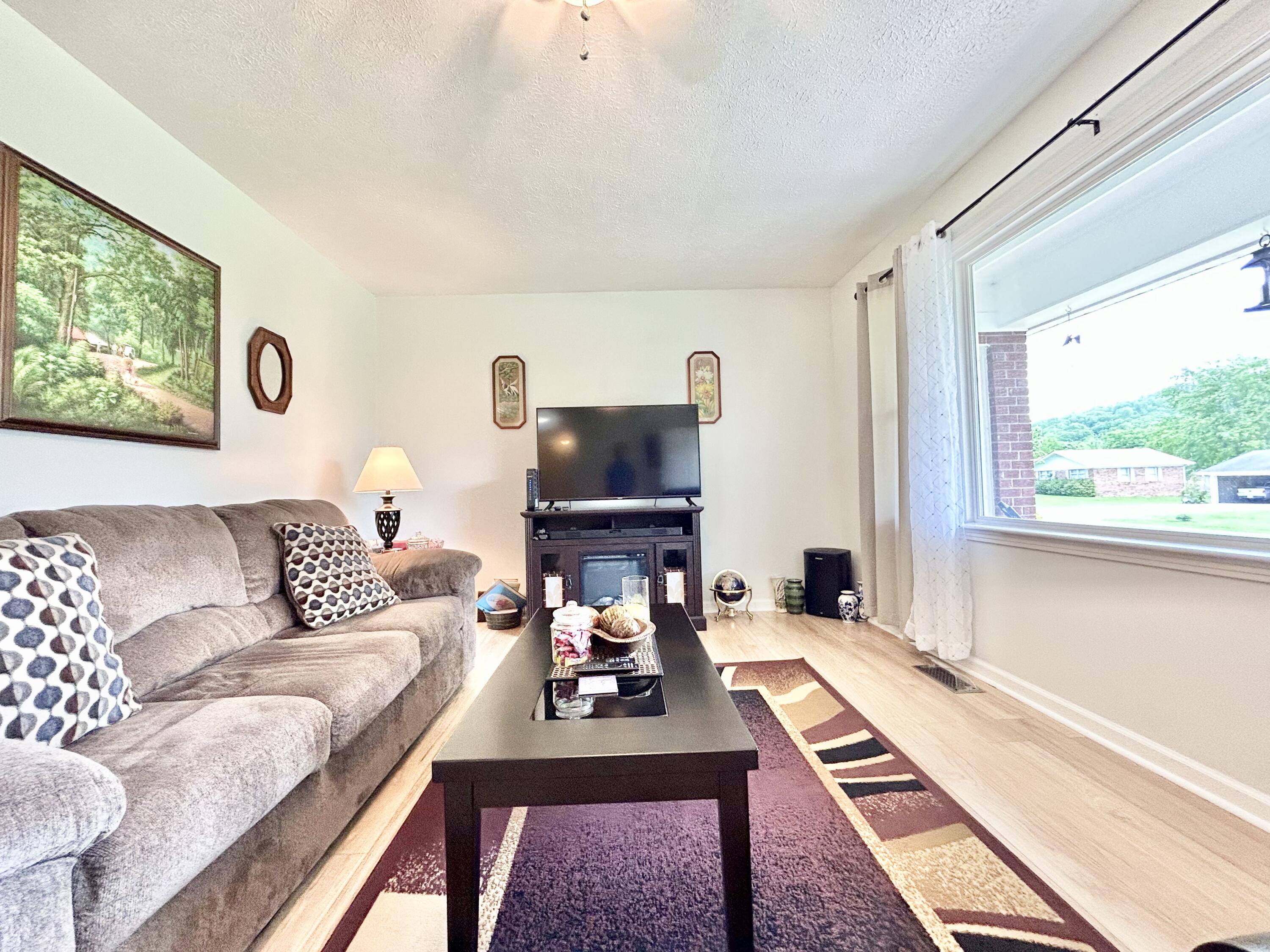 113 Greenhill Park Drive