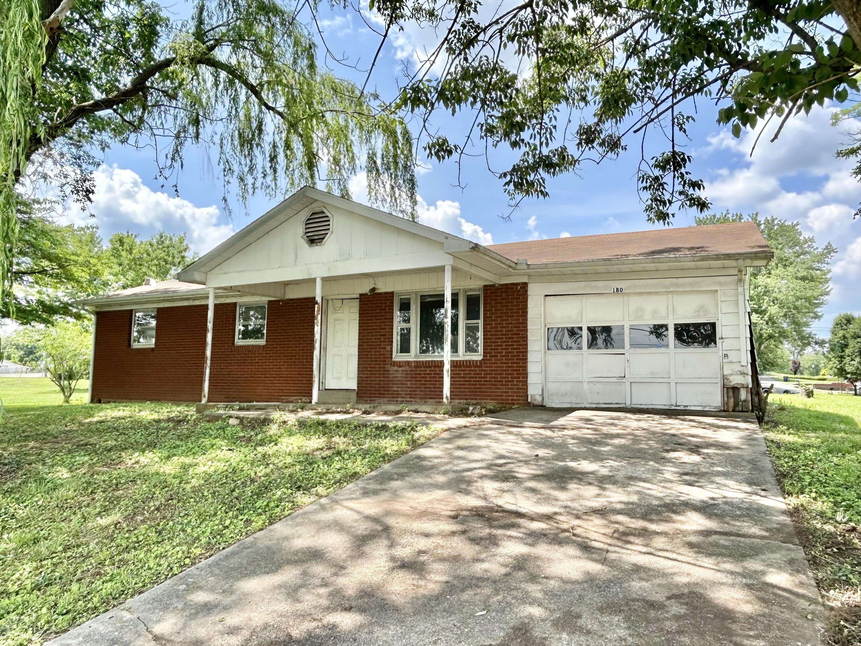 180 Leaf Lane