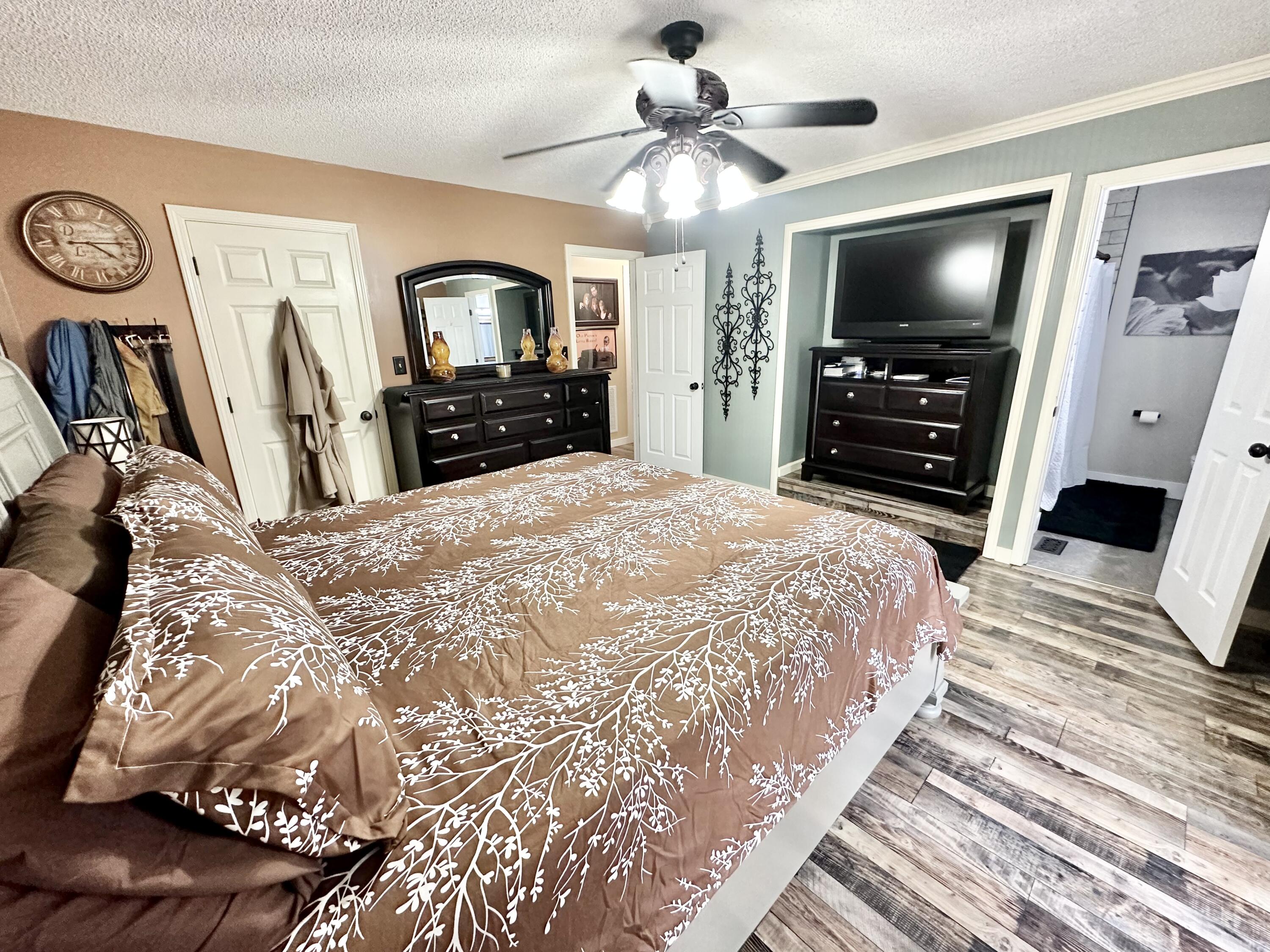 1002 Plainview Drive