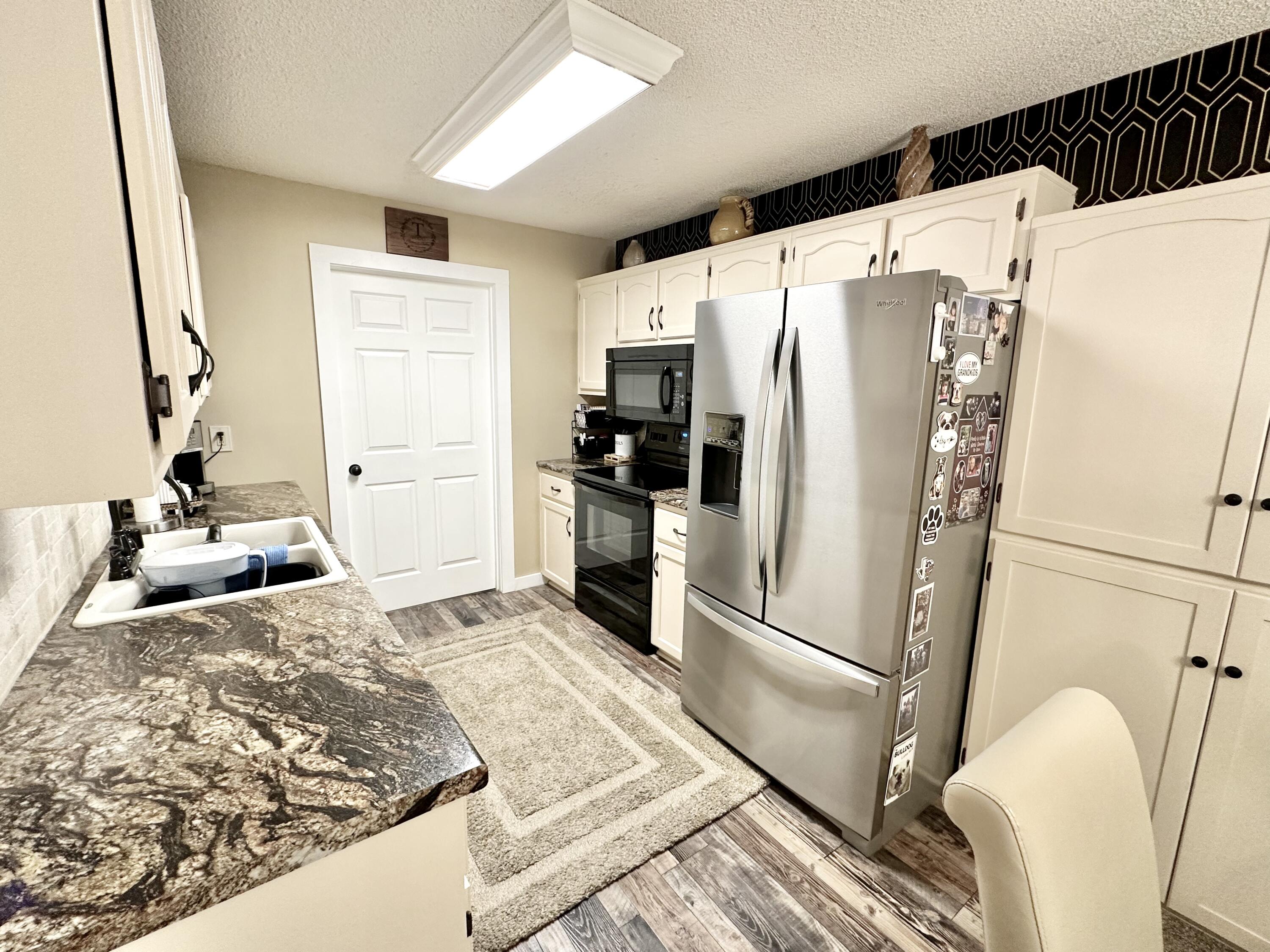 1002 Plainview Drive