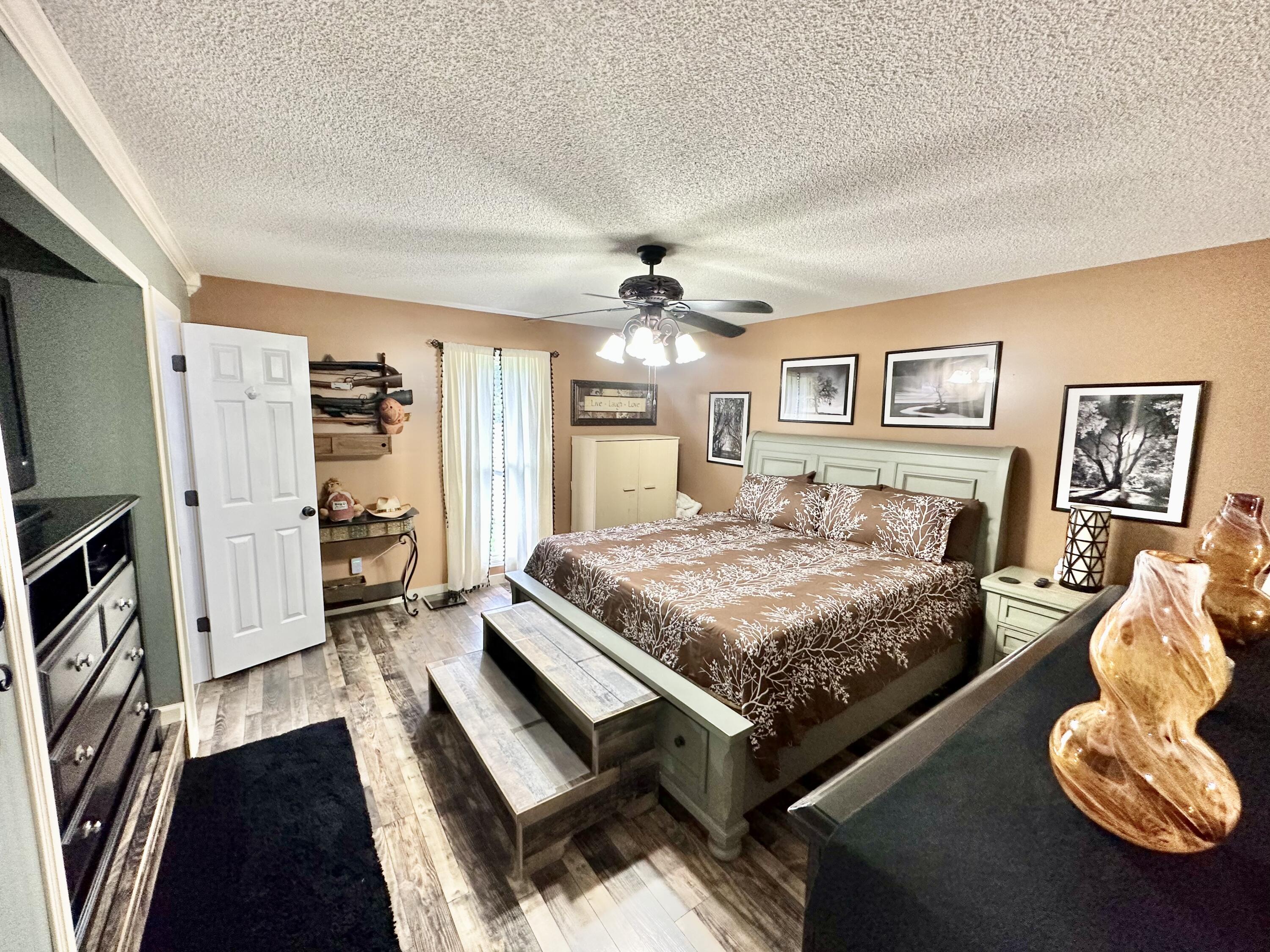 1002 Plainview Drive