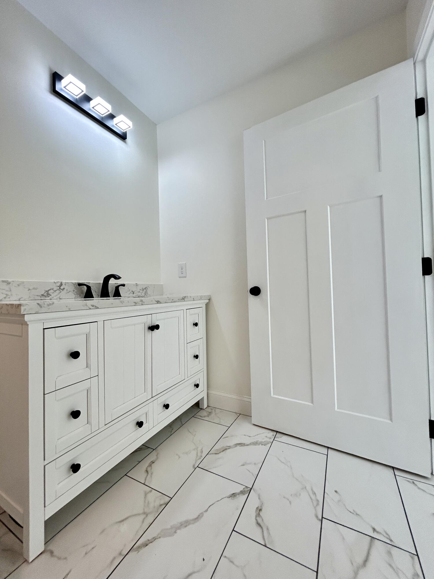 245 West Saddlebrook