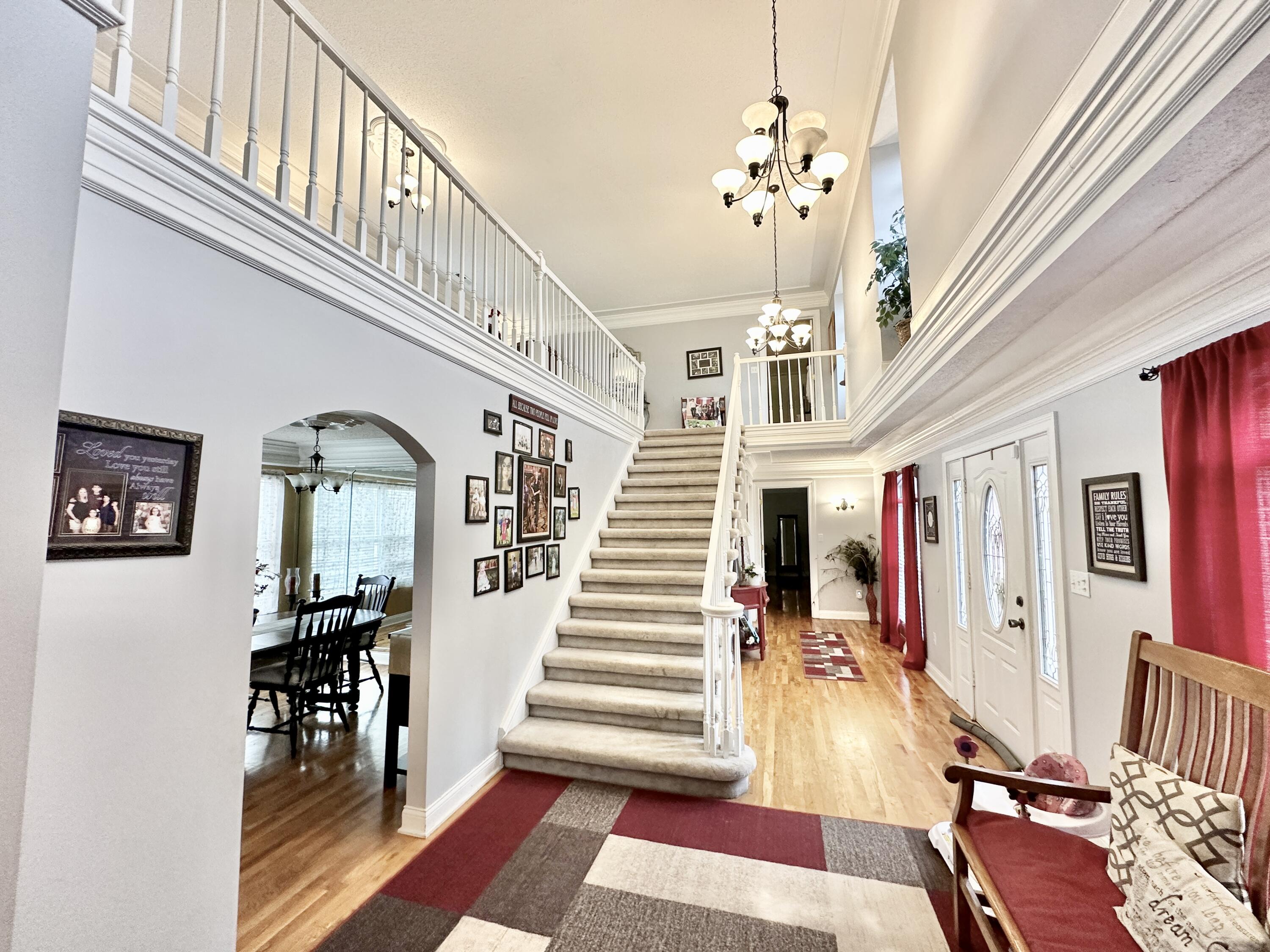 390 Fountain Way