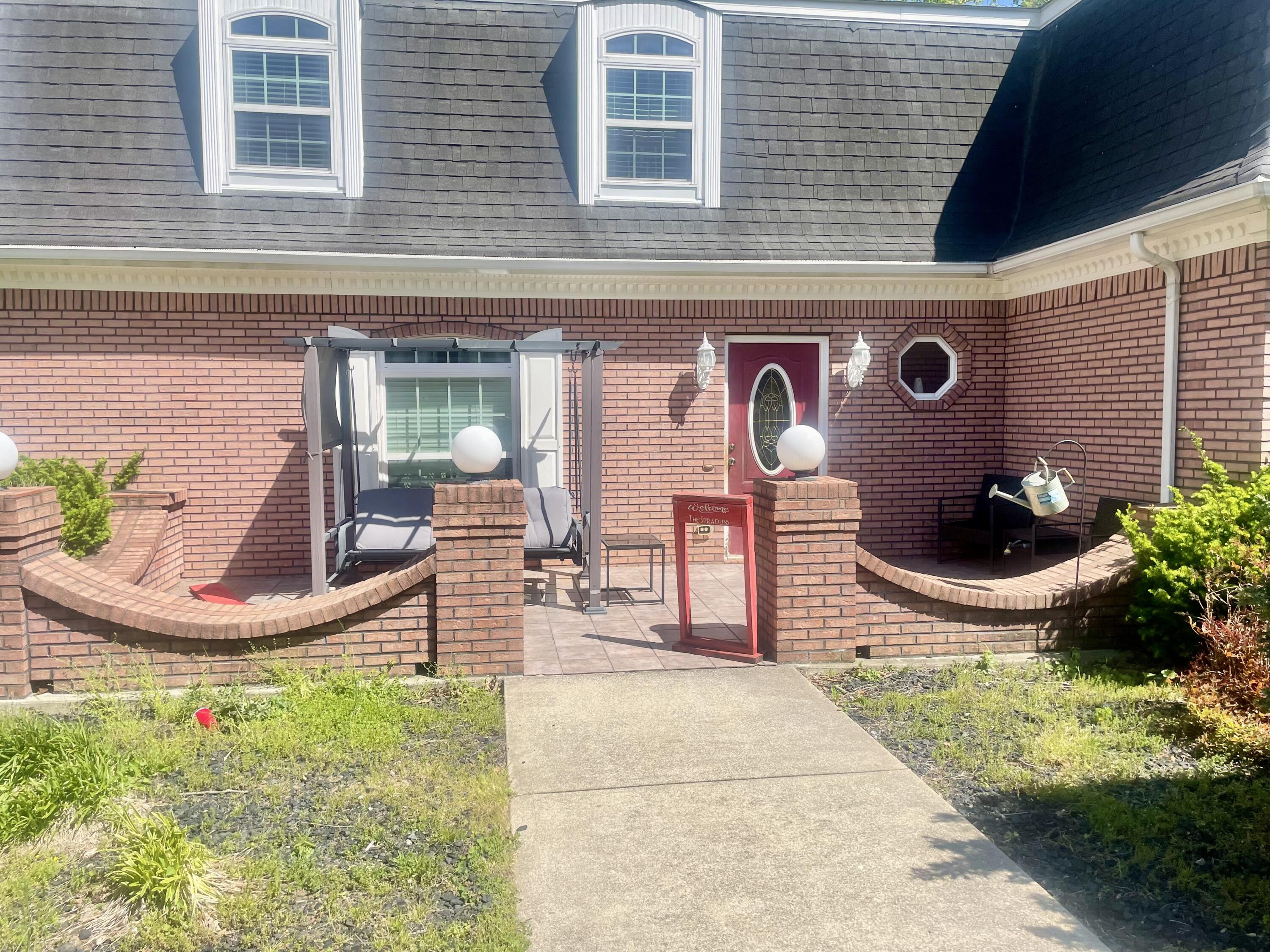 390 Fountain Way