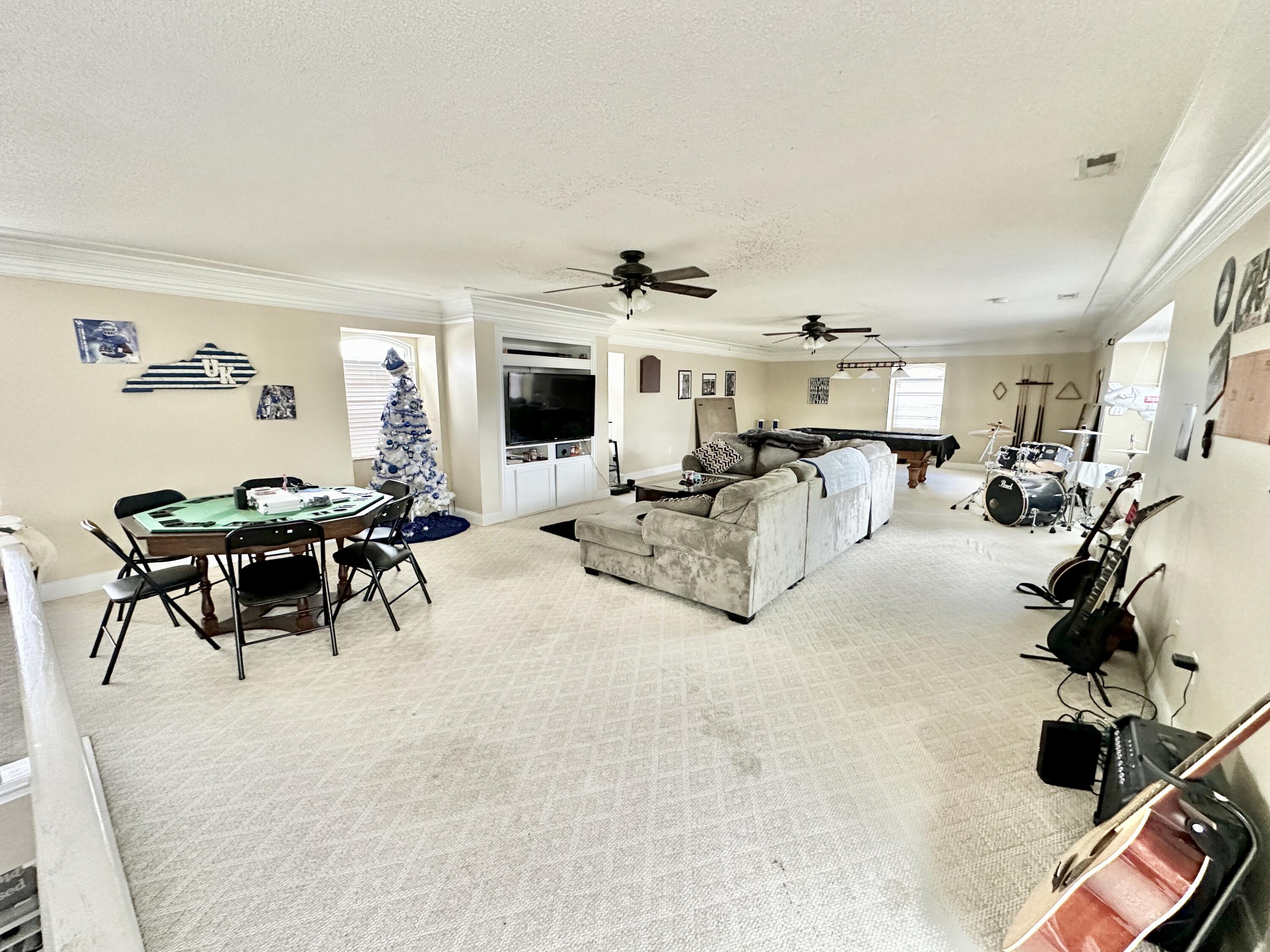 390 Fountain Way
