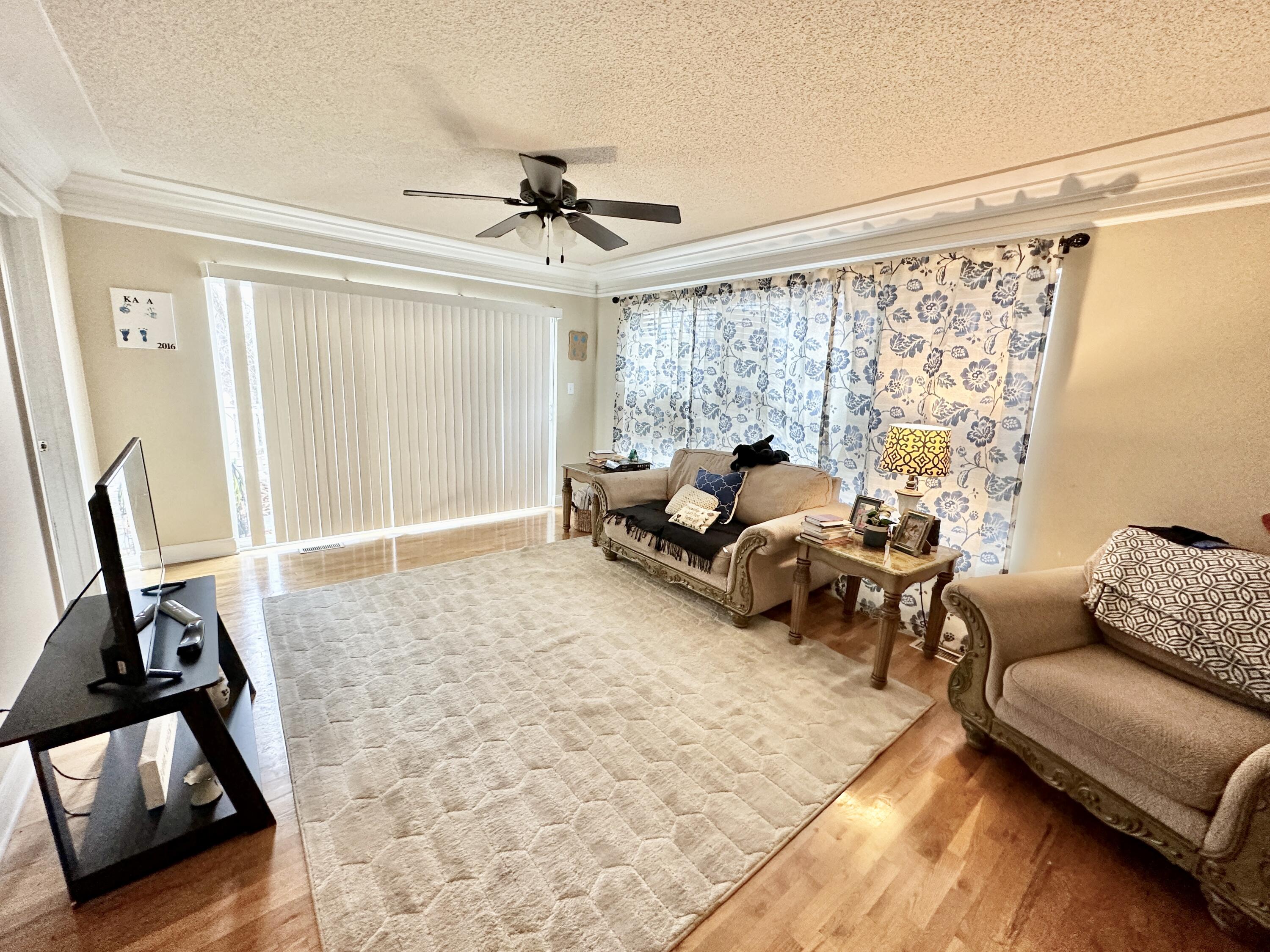 390 Fountain Way
