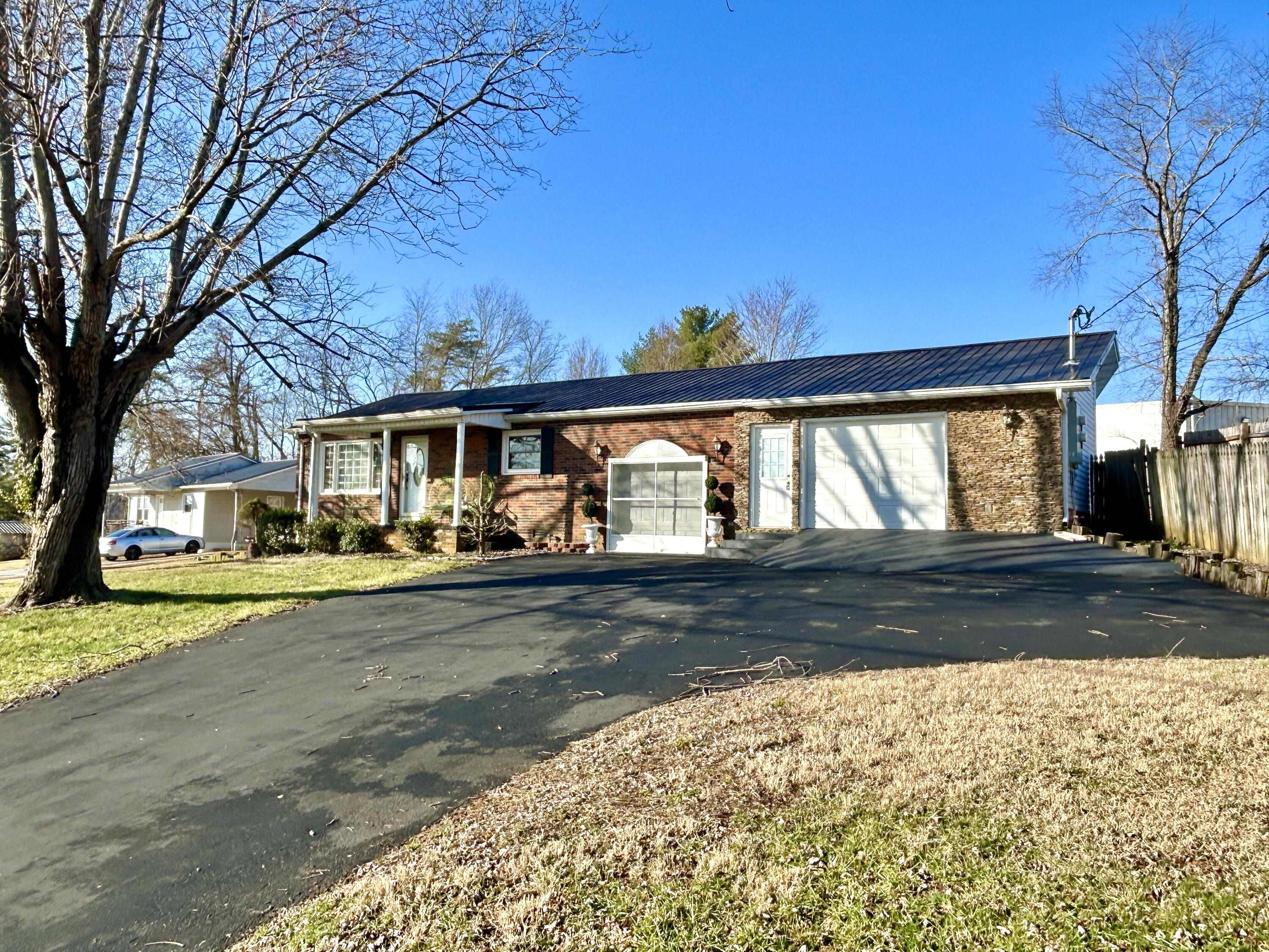 165 East Bourbon Road