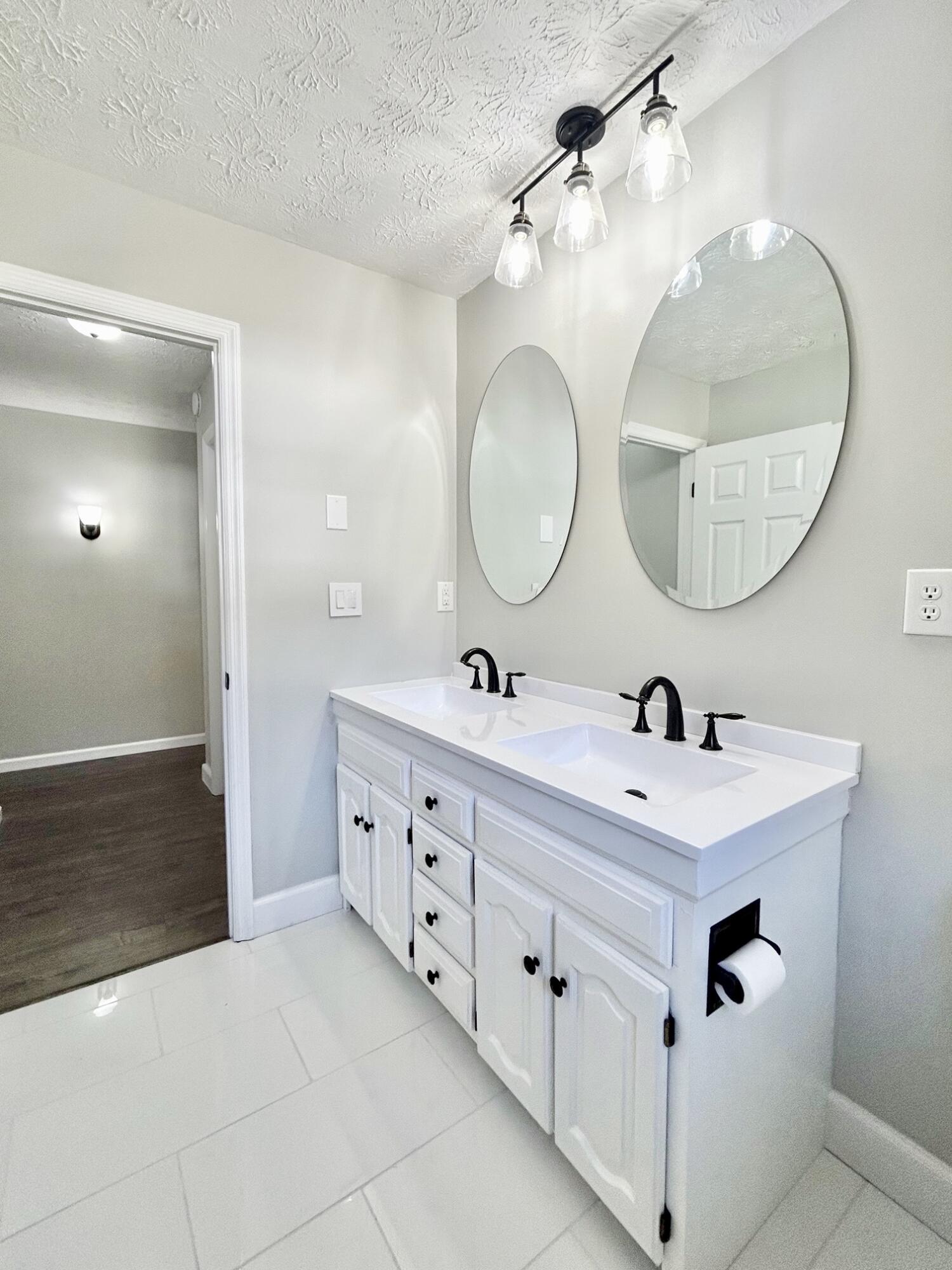 180 Calanna Estate Road