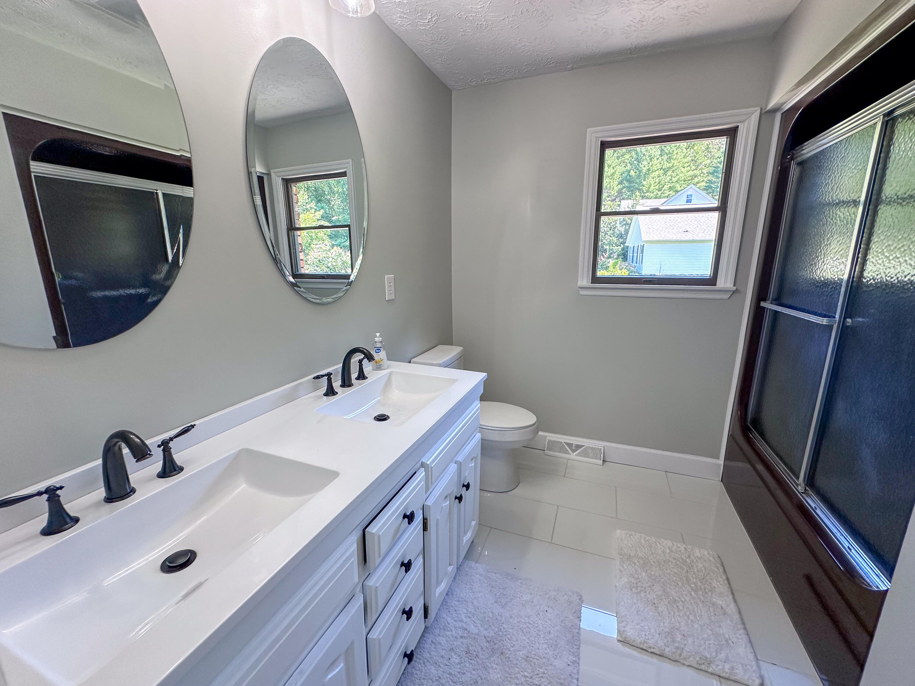 180 Calanna Estate Road