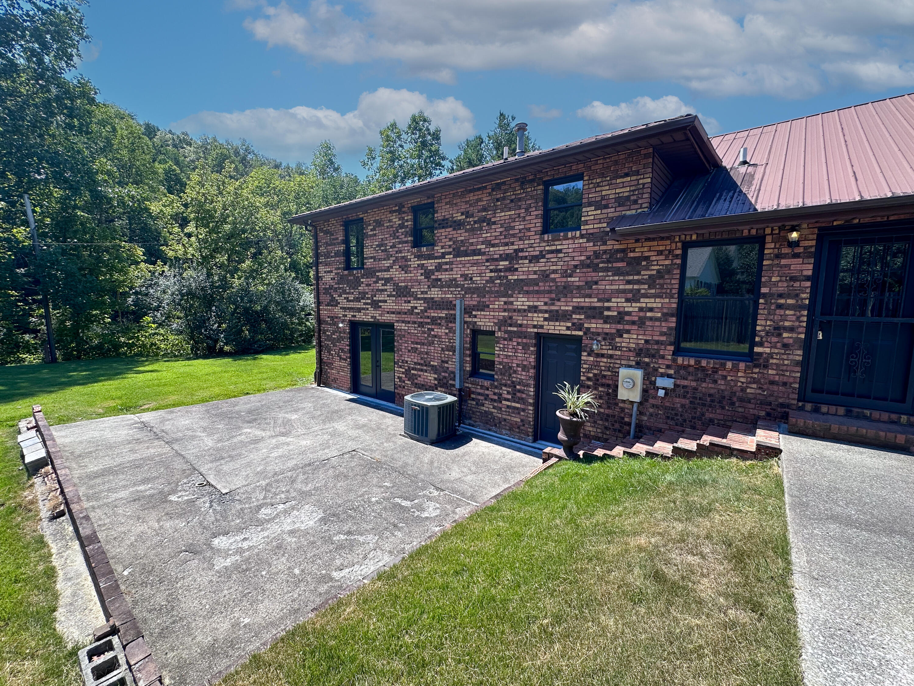 180 Calanna Estate Road