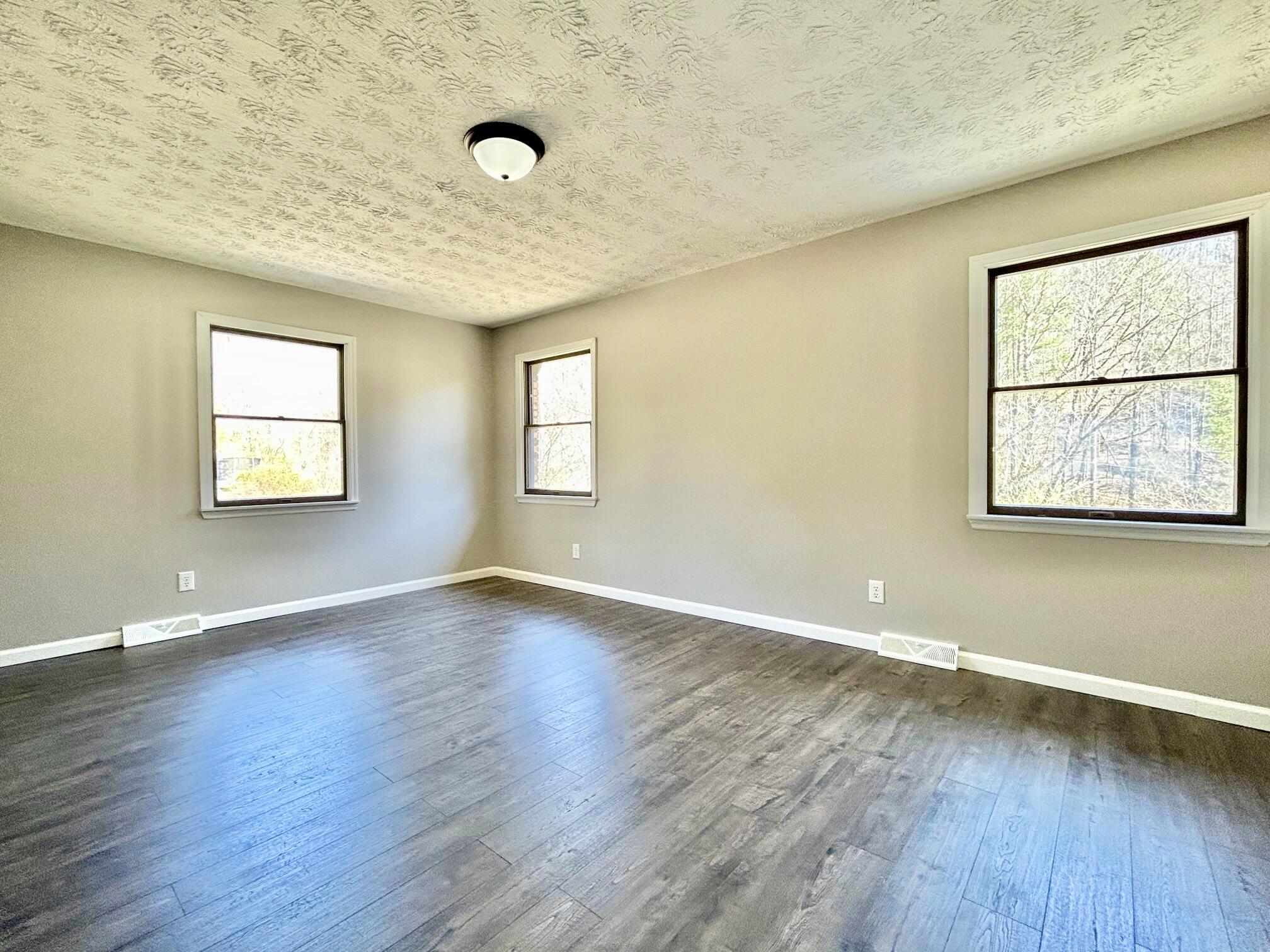 180 Calanna Estate Road