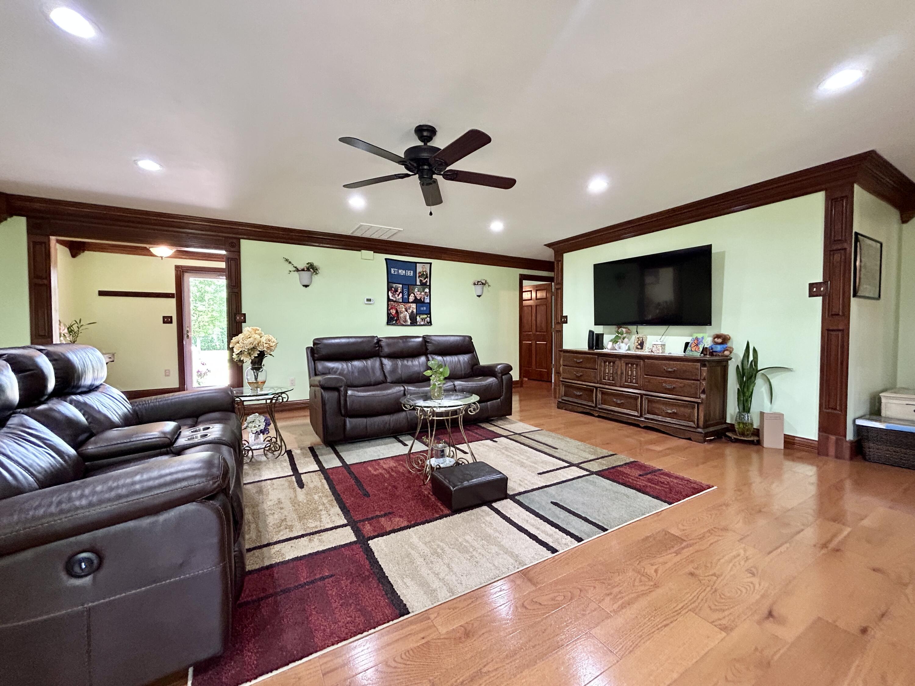 100 South Ridgeport Drive