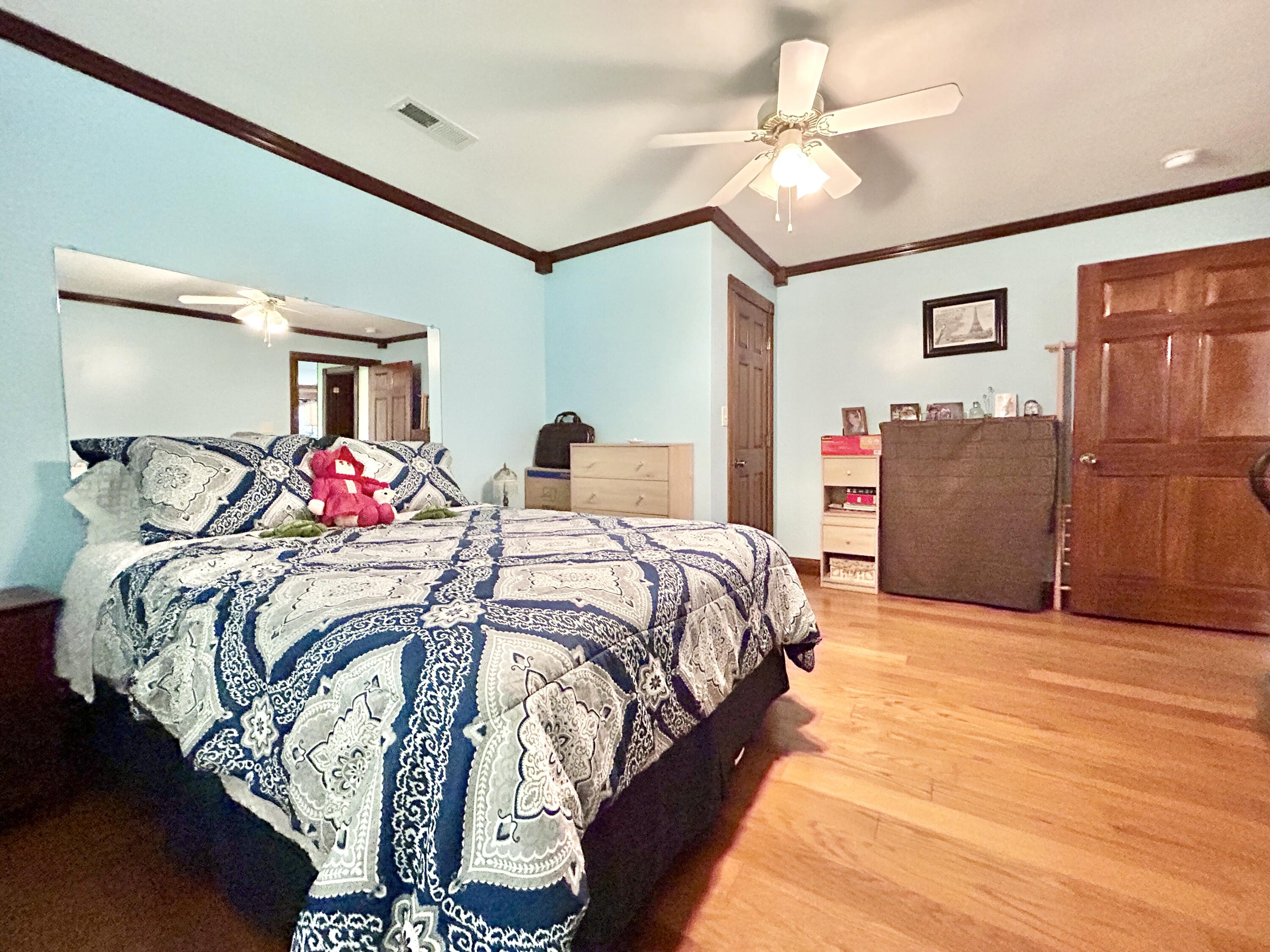 100 South Ridgeport Drive