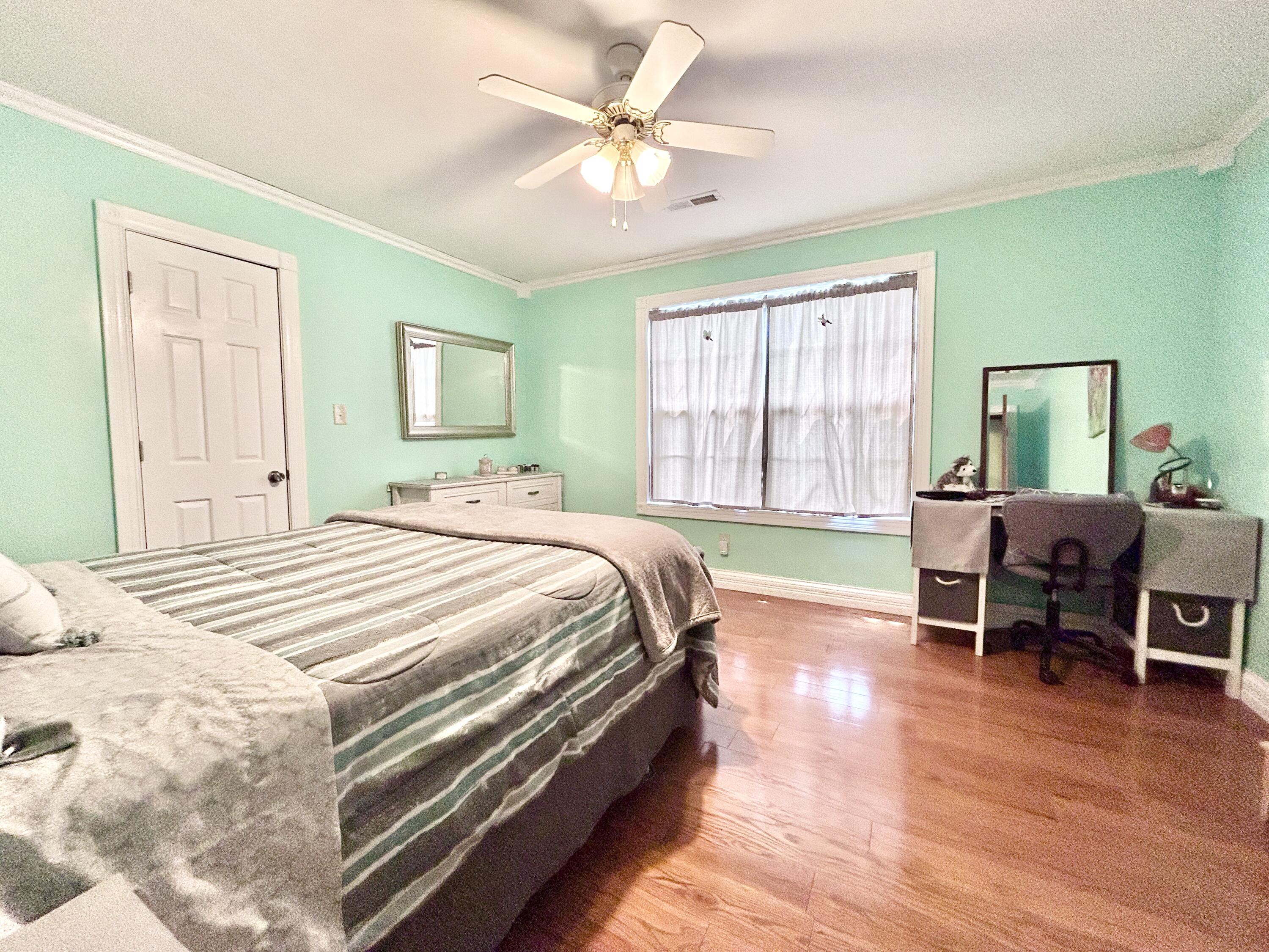 100 South Ridgeport Drive