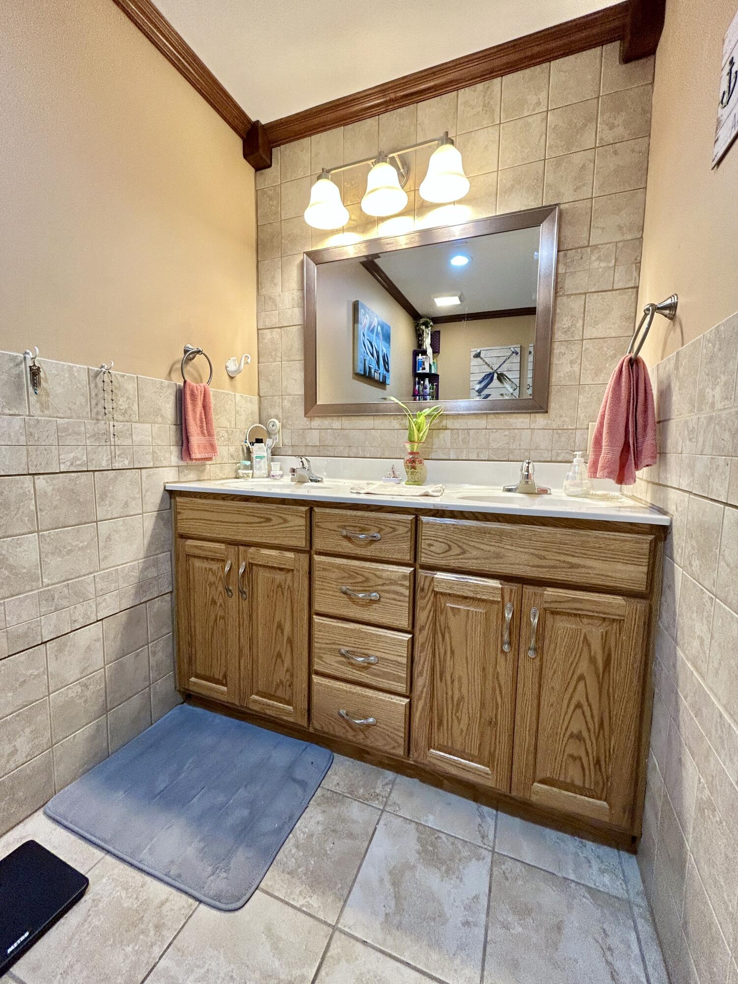 100 South Ridgeport Drive