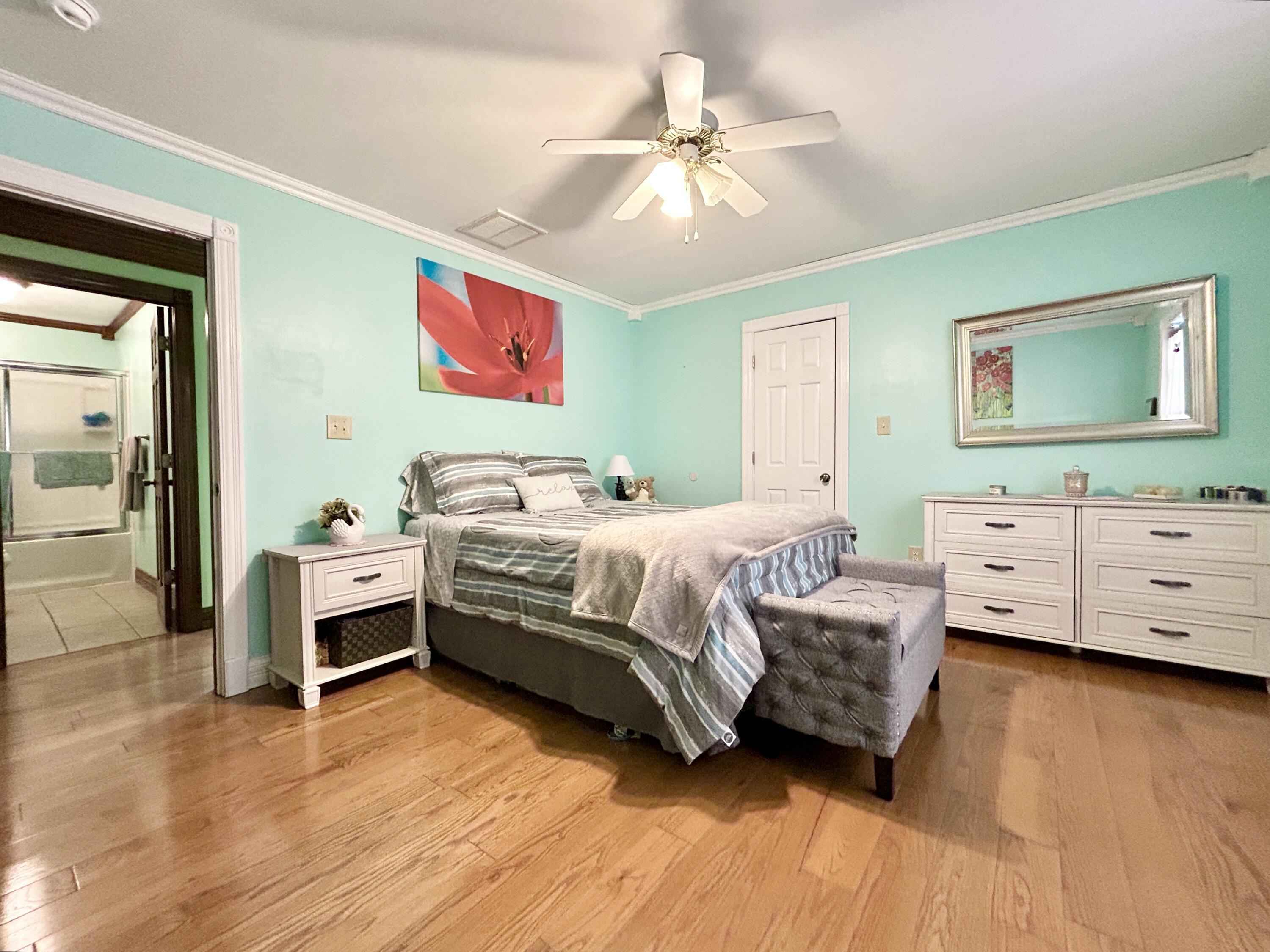 100 South Ridgeport Drive