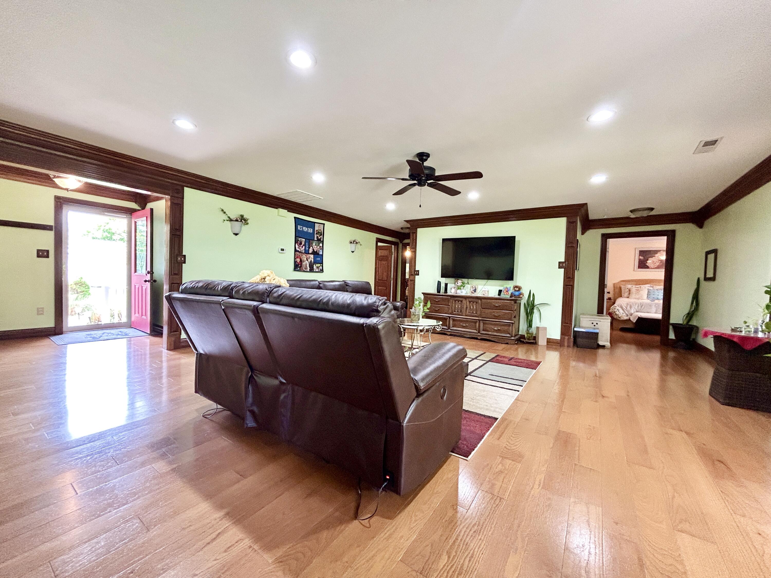 100 South Ridgeport Drive