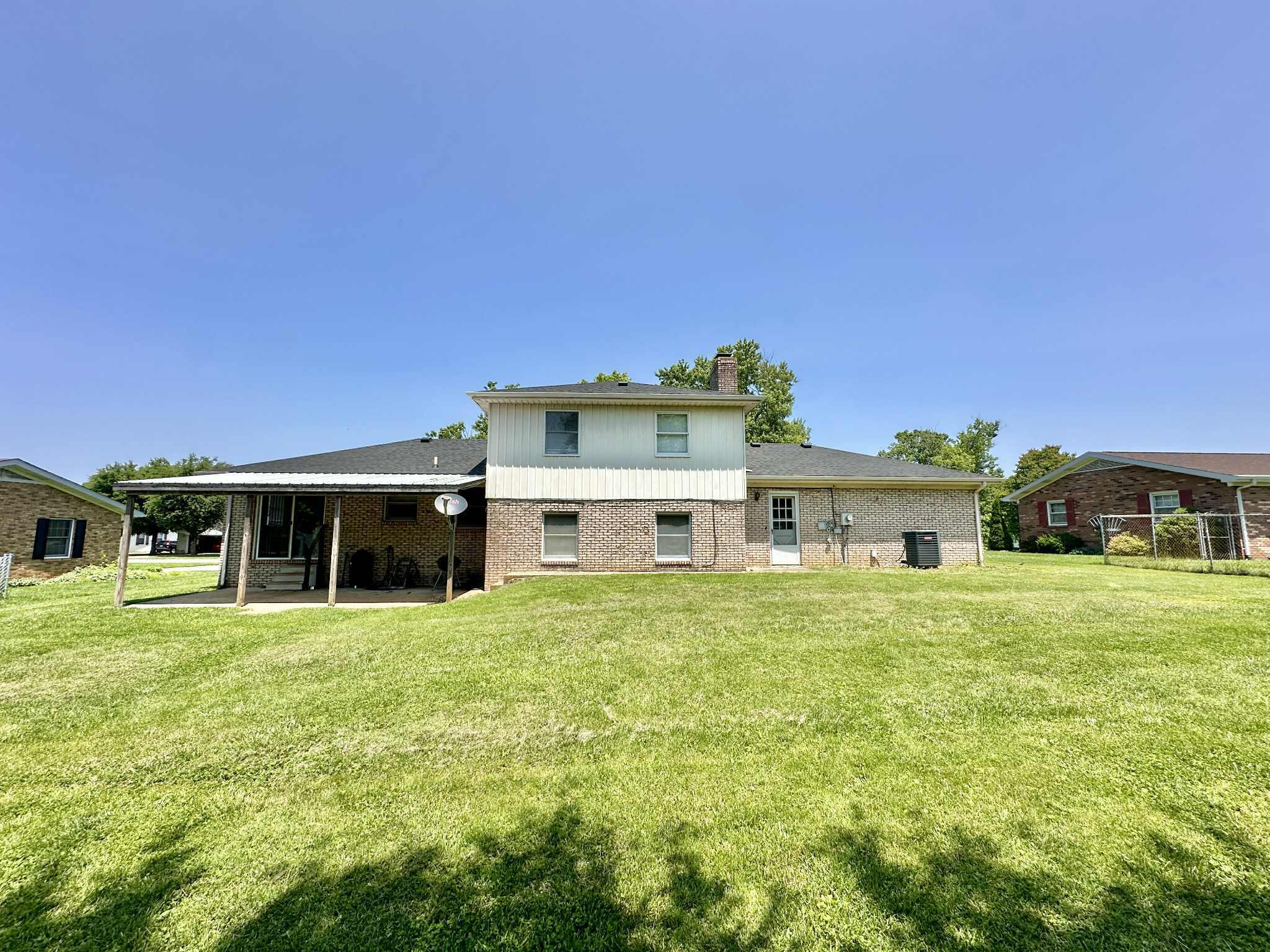 318 Colonial Avenue