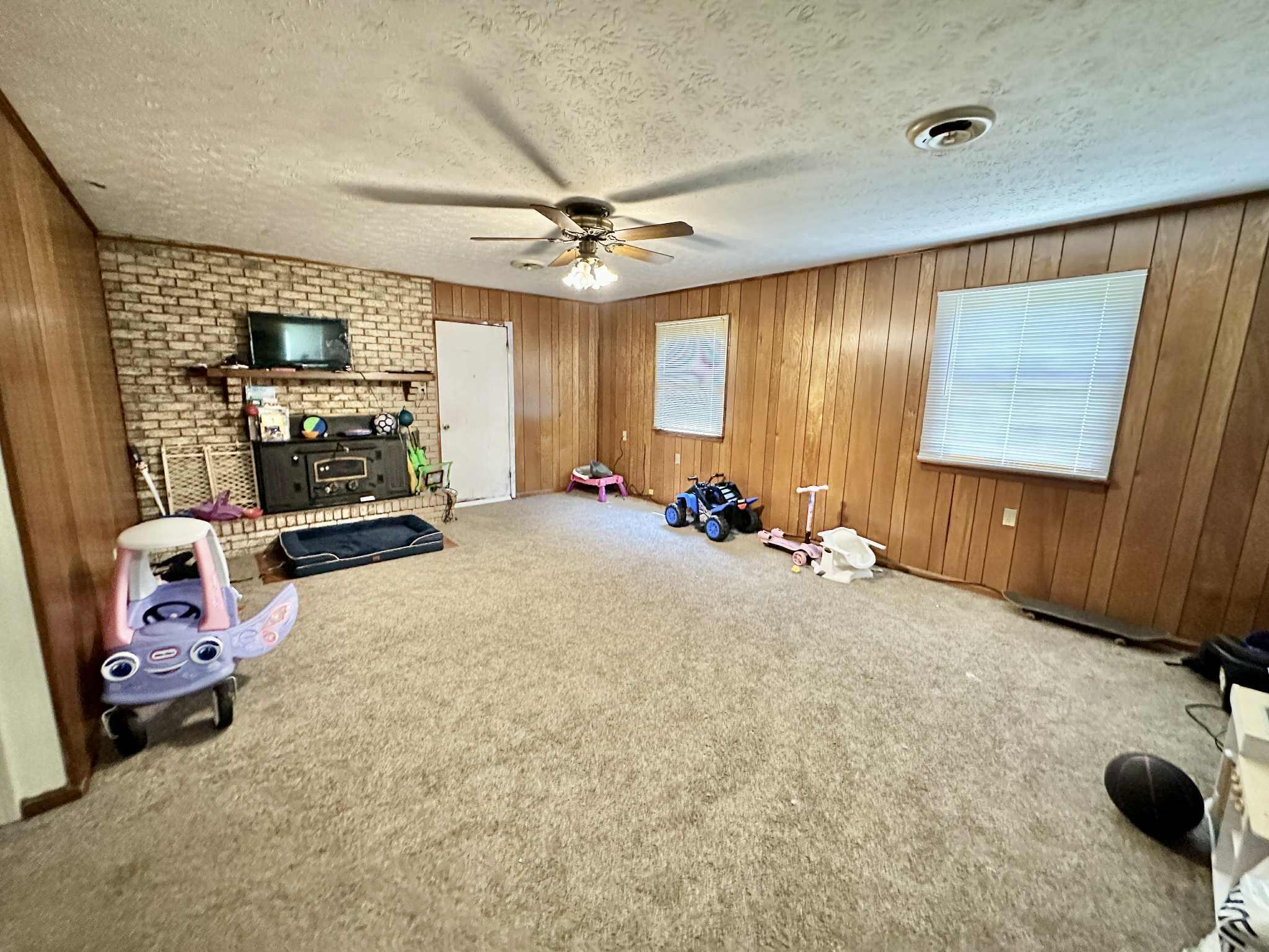 318 Colonial Avenue