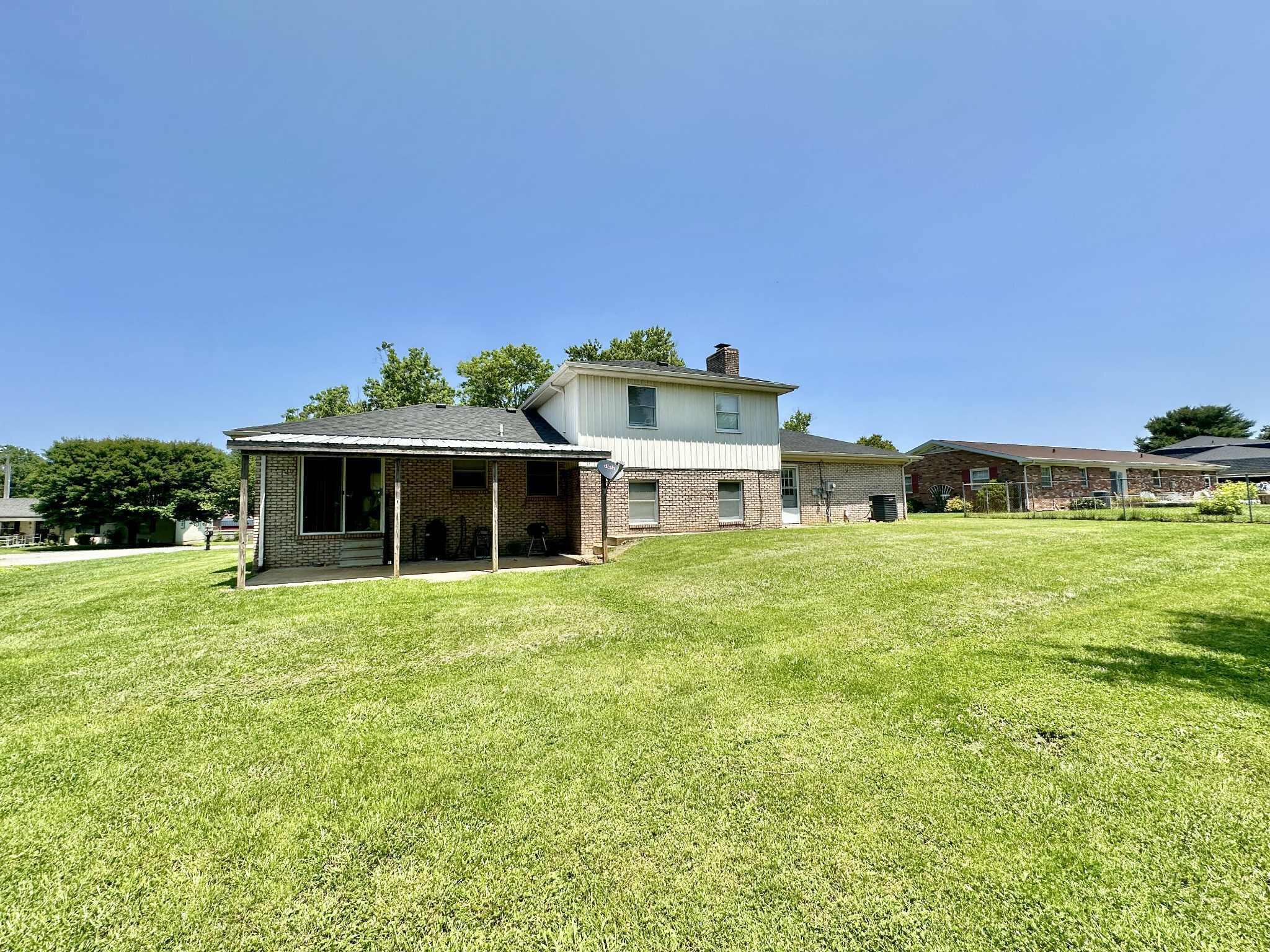 318 Colonial Avenue